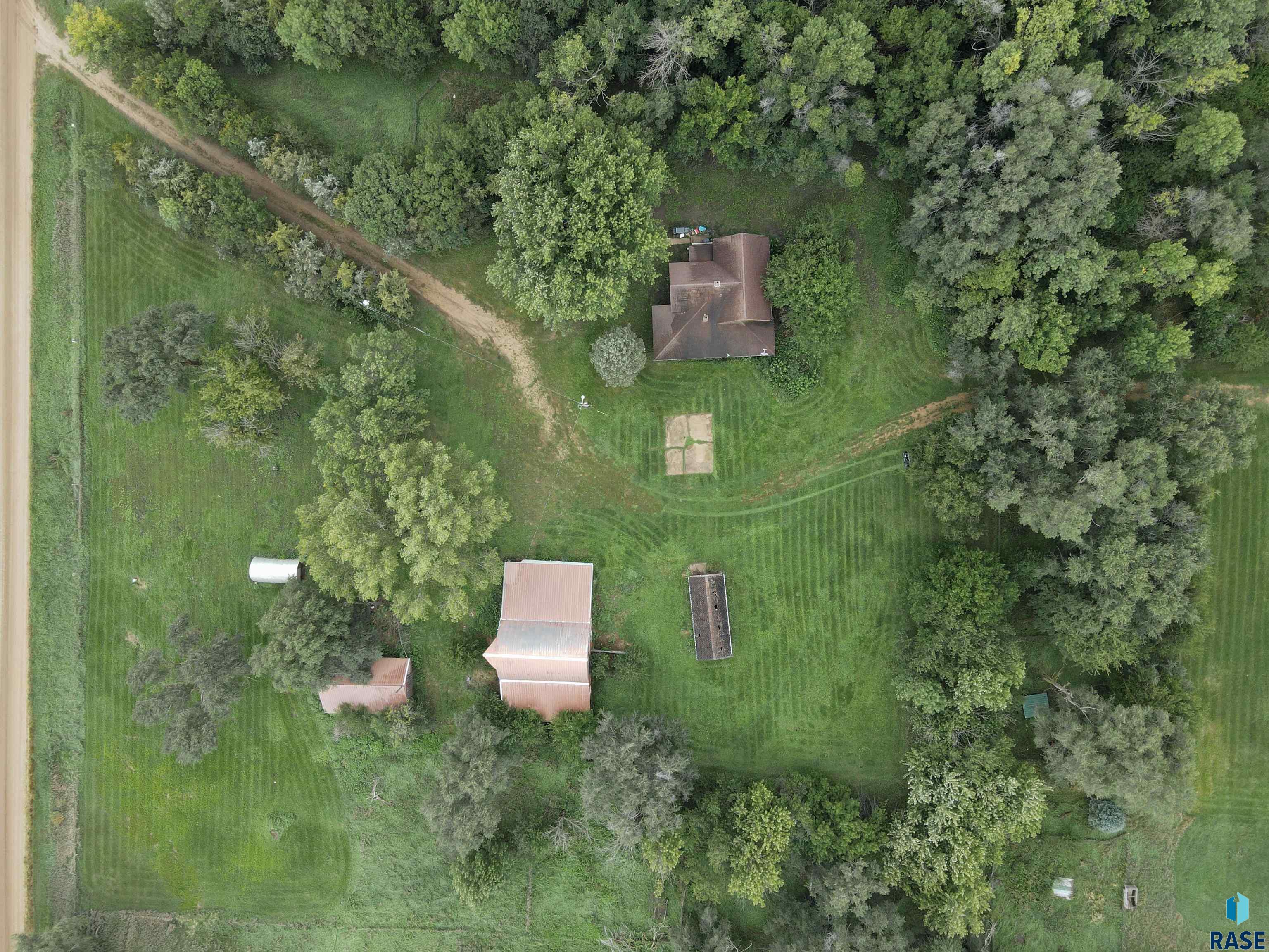 main property photo 3
