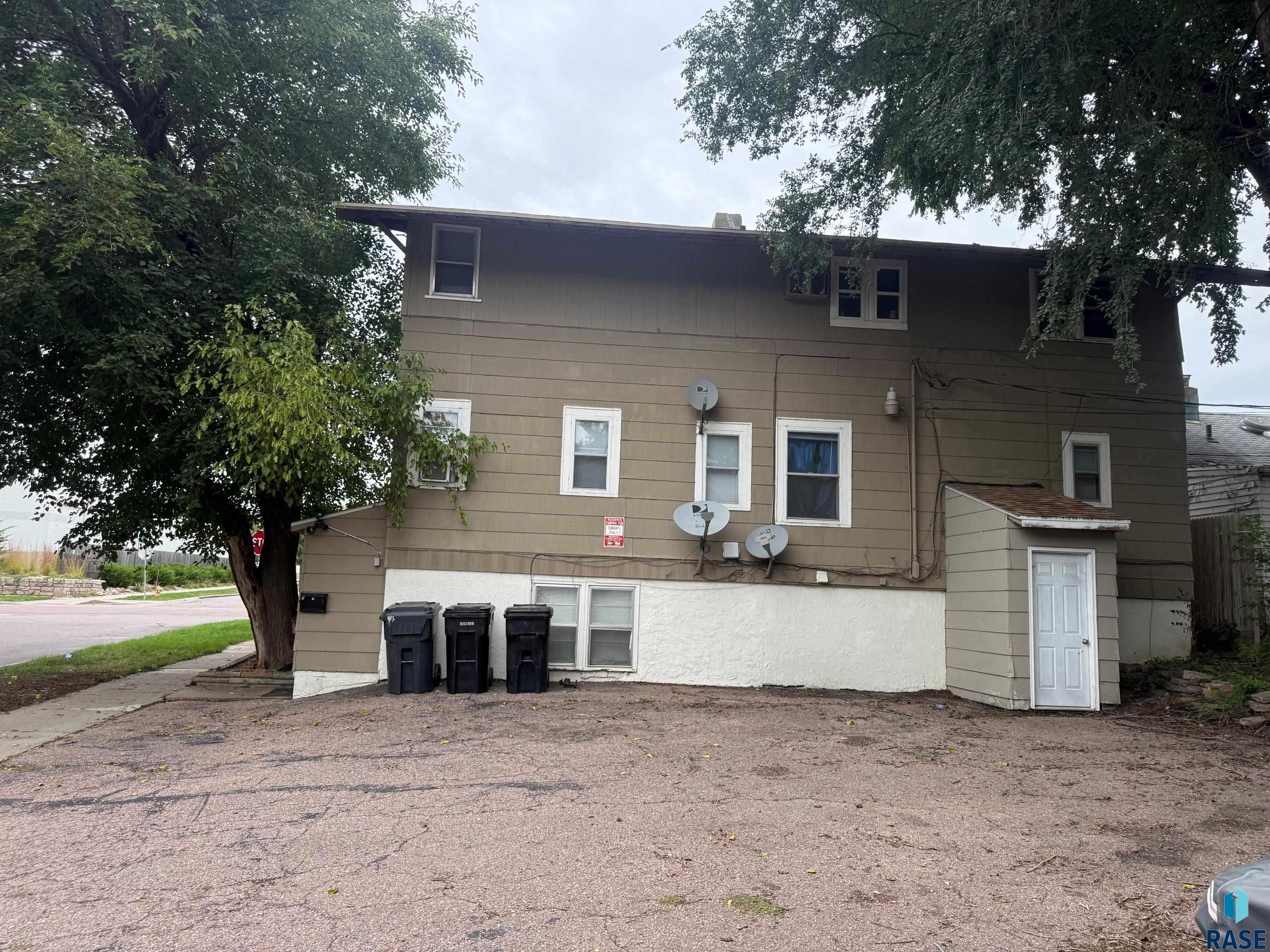 main property photo 23
