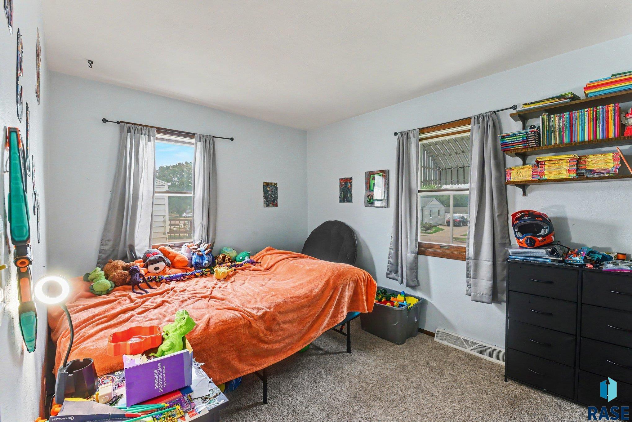 main property photo 17