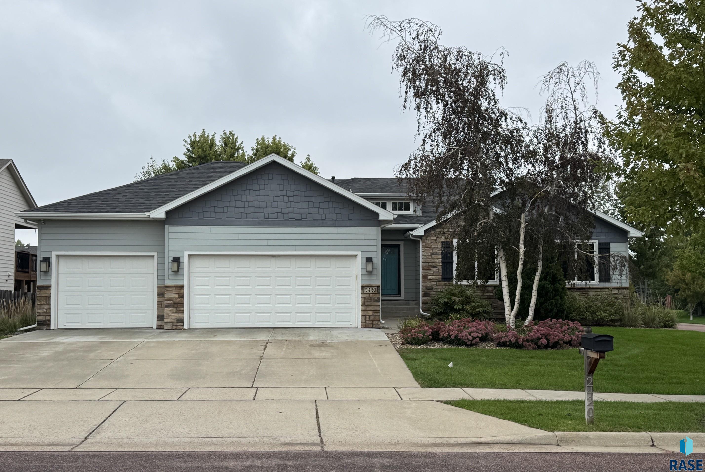 main property photo 0