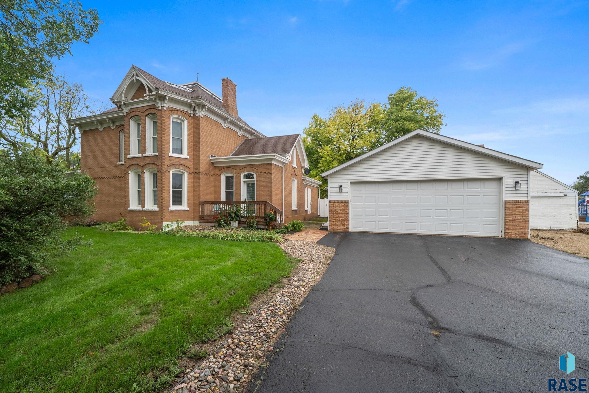 main property photo 0