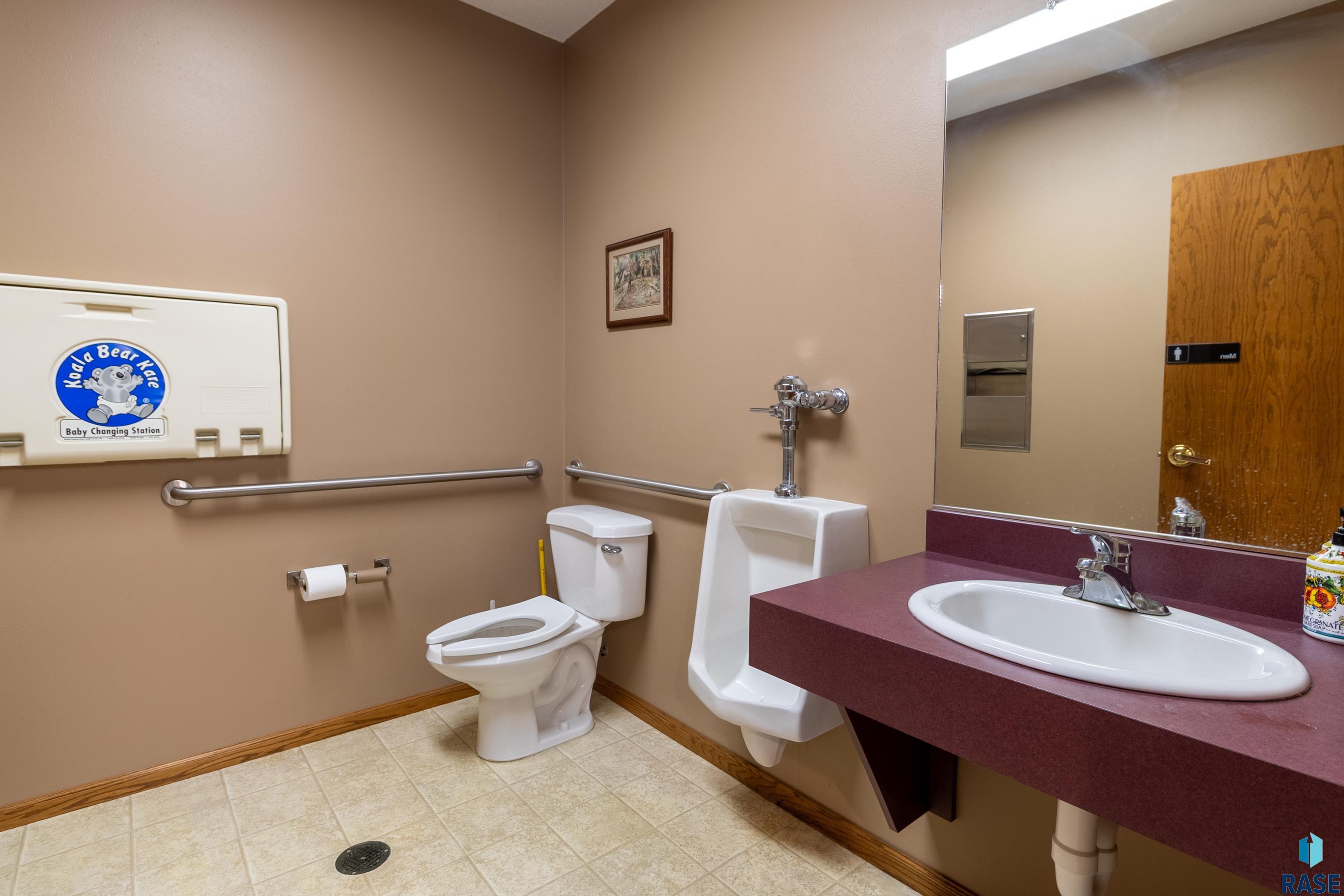main property photo 14