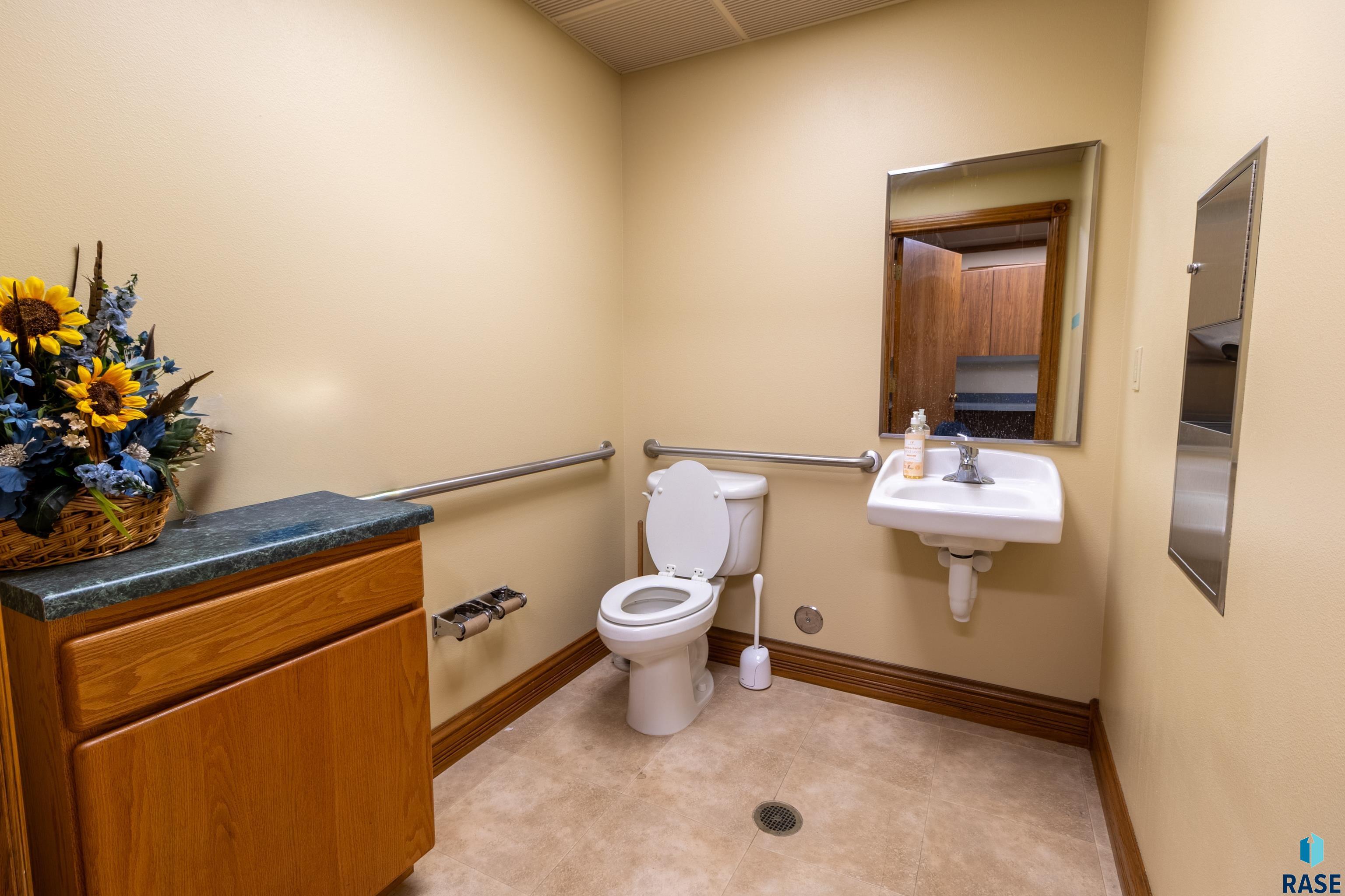 main property photo 20