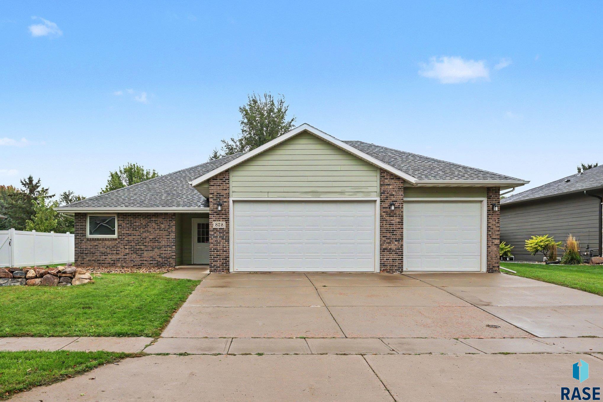main property photo 0