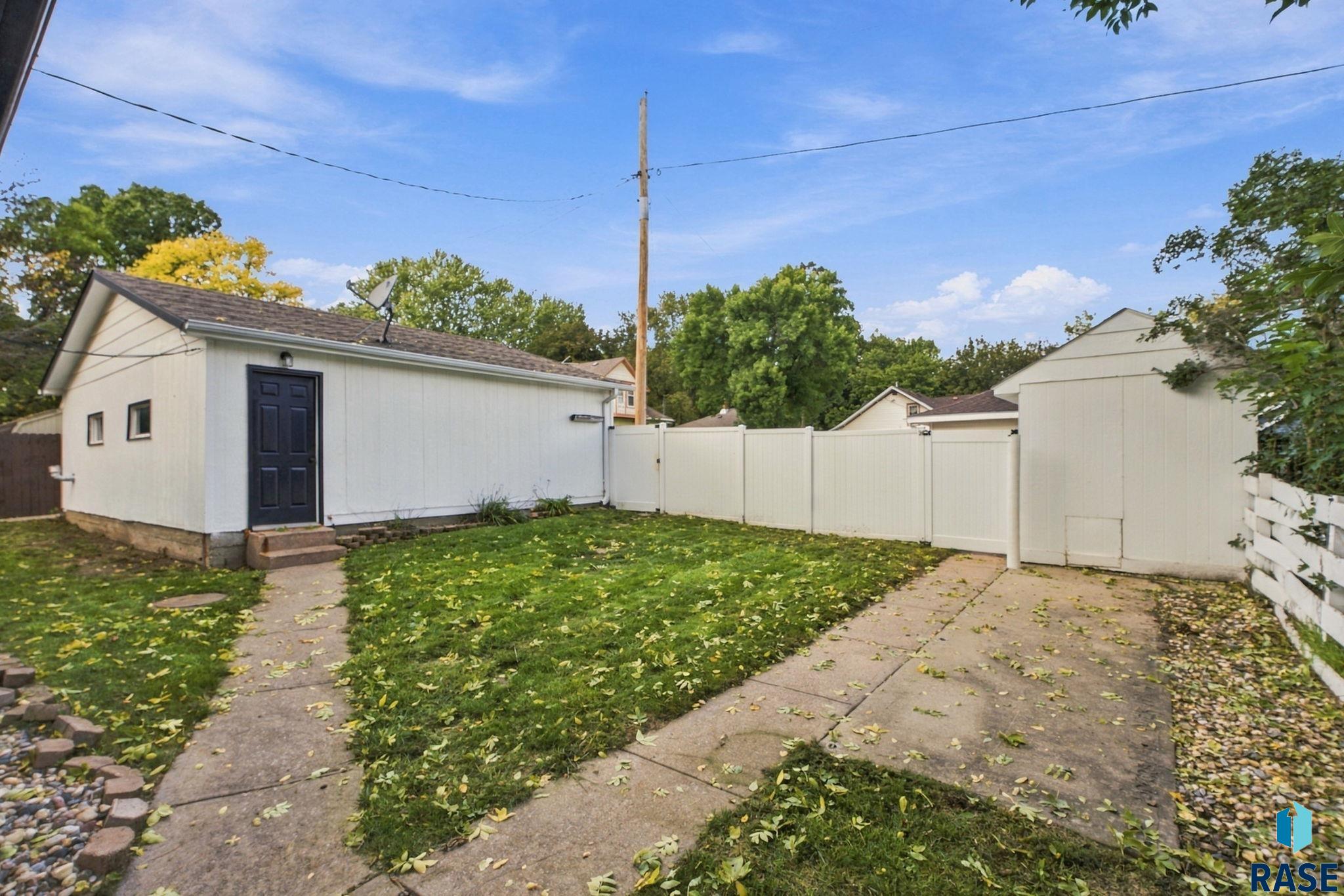main property photo 33