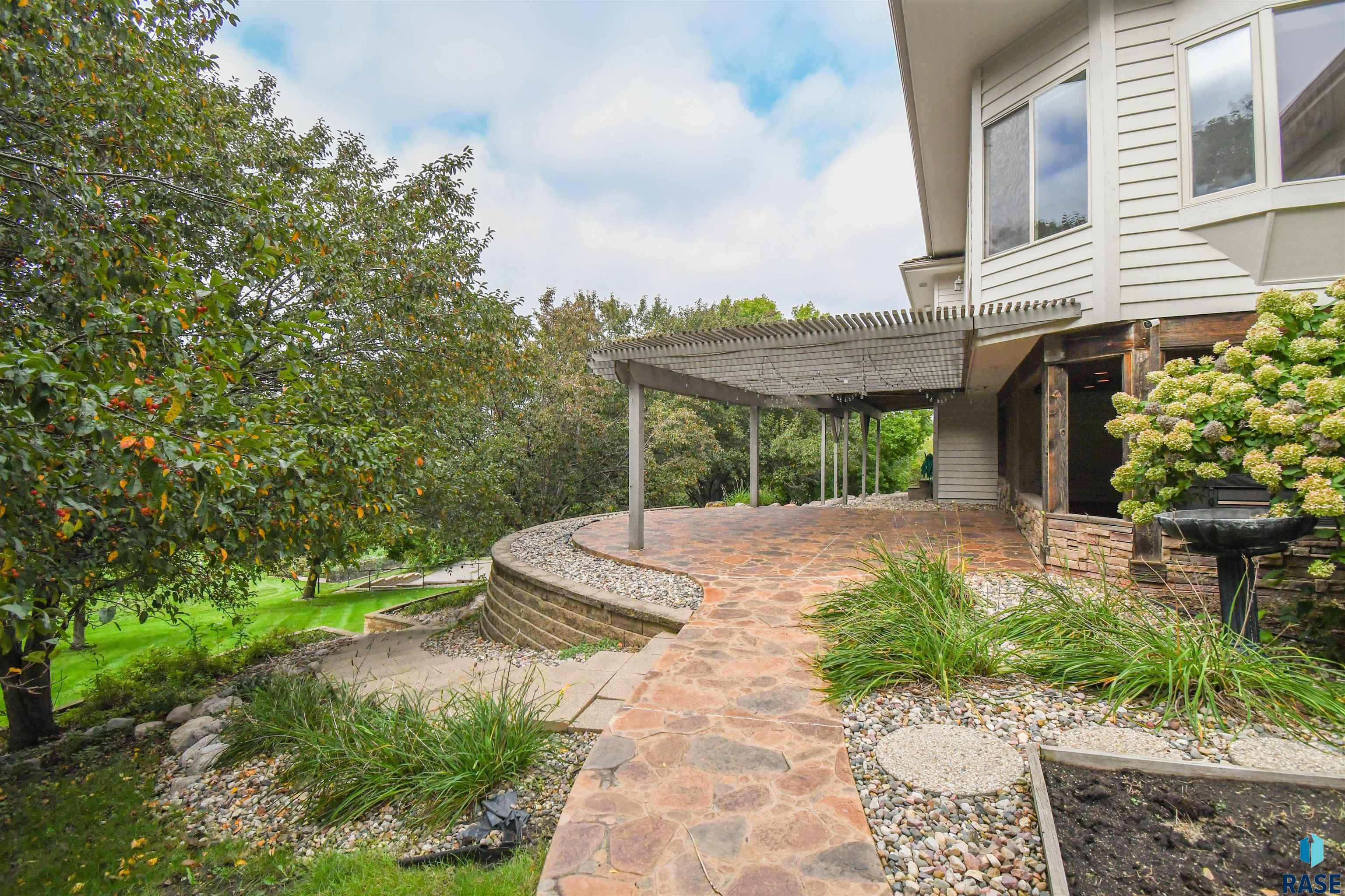 main property photo 79