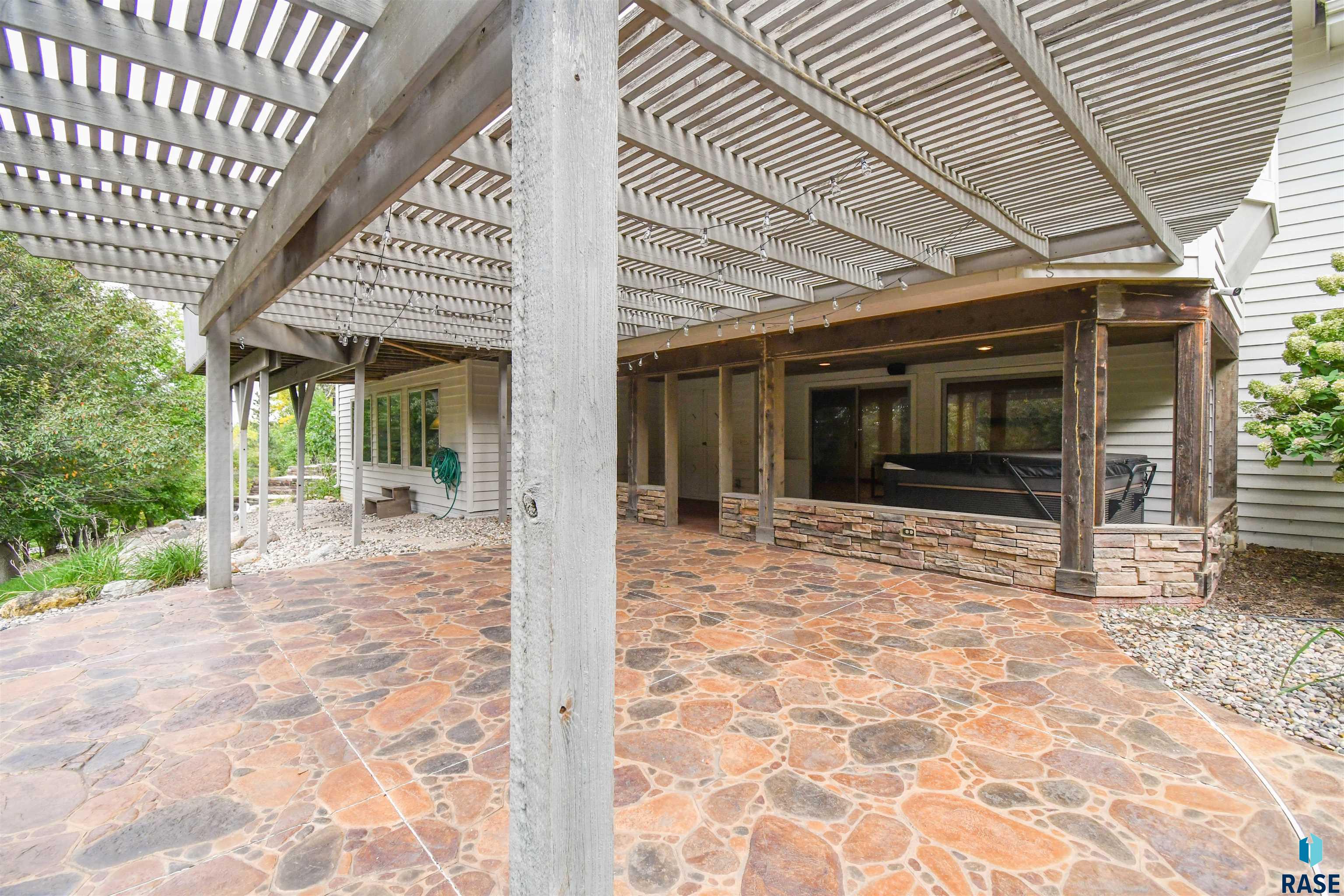 main property photo 81