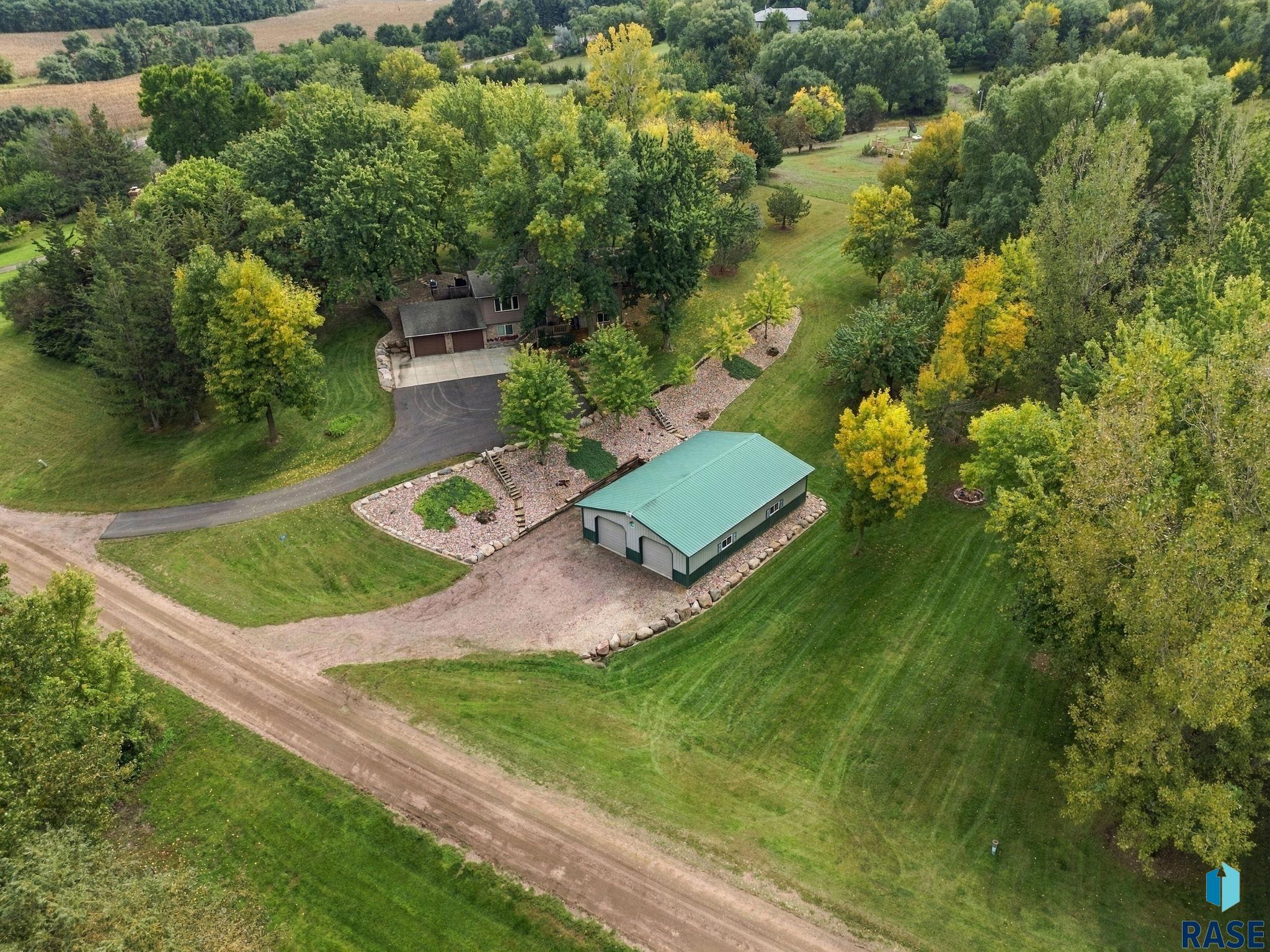 main property photo 40
