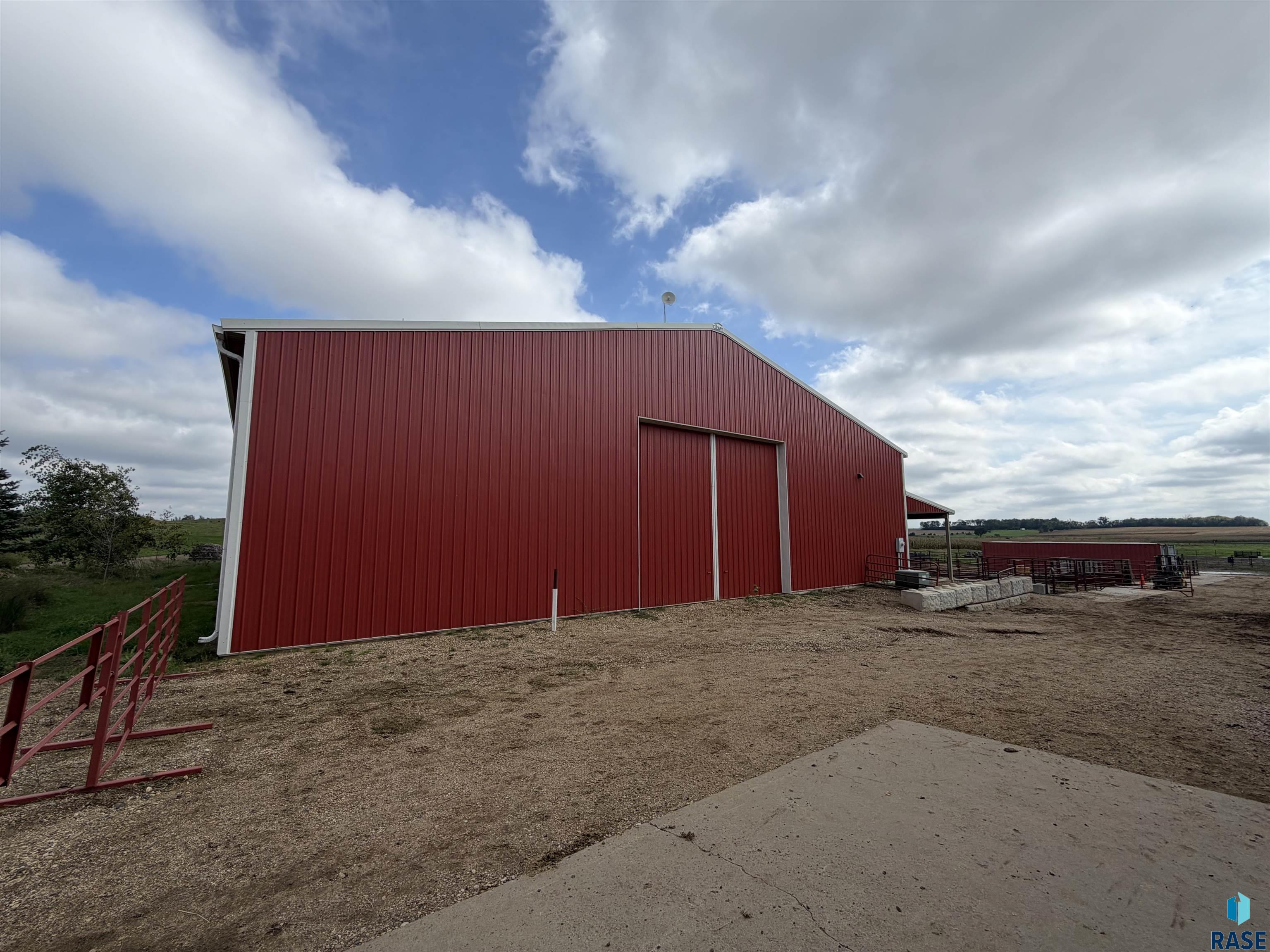 main property photo 50