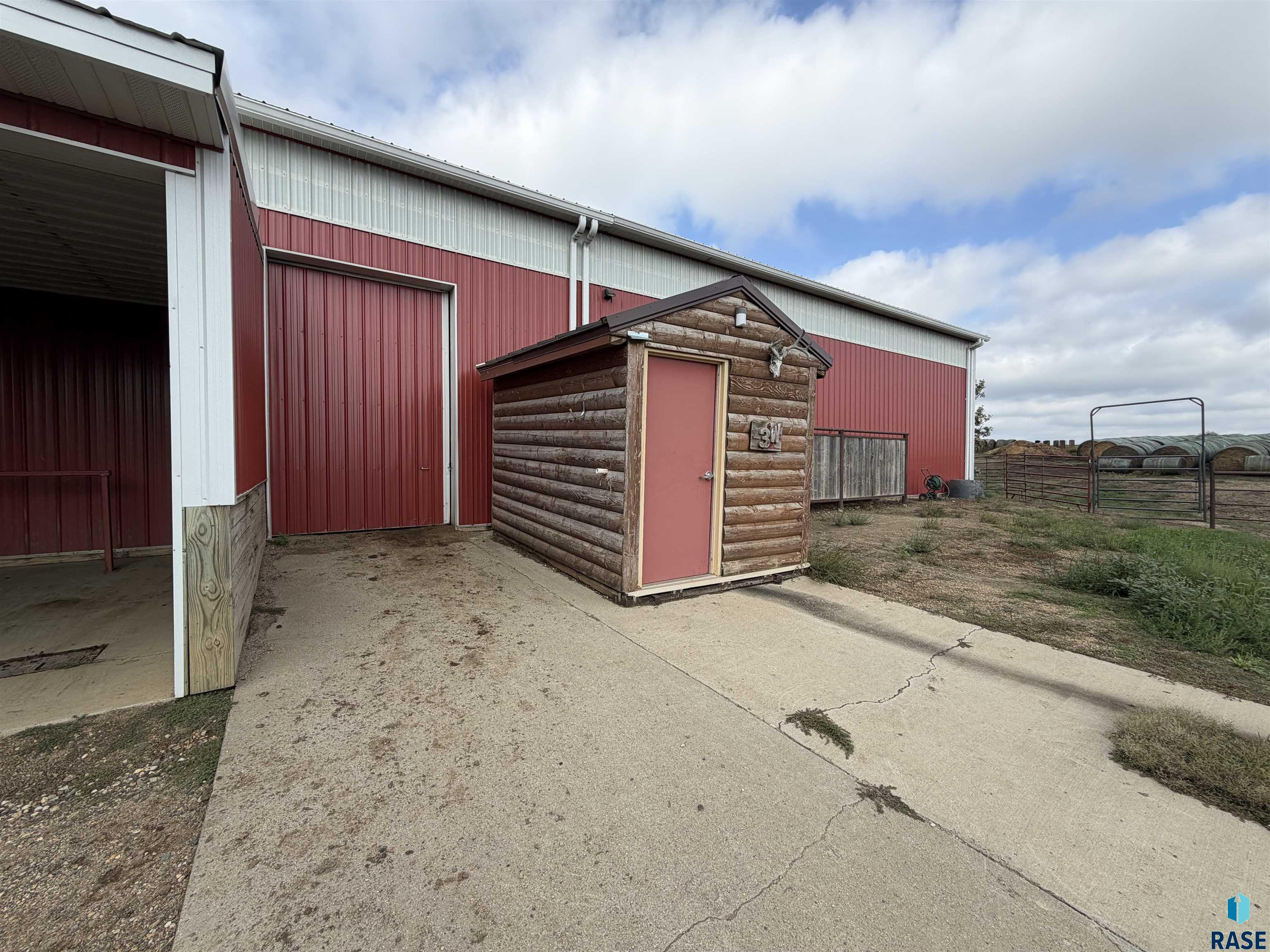 main property photo 51