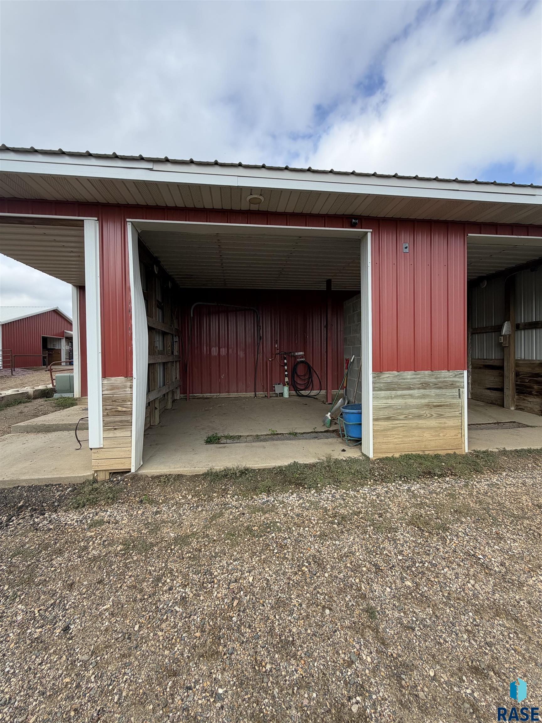 main property photo 53