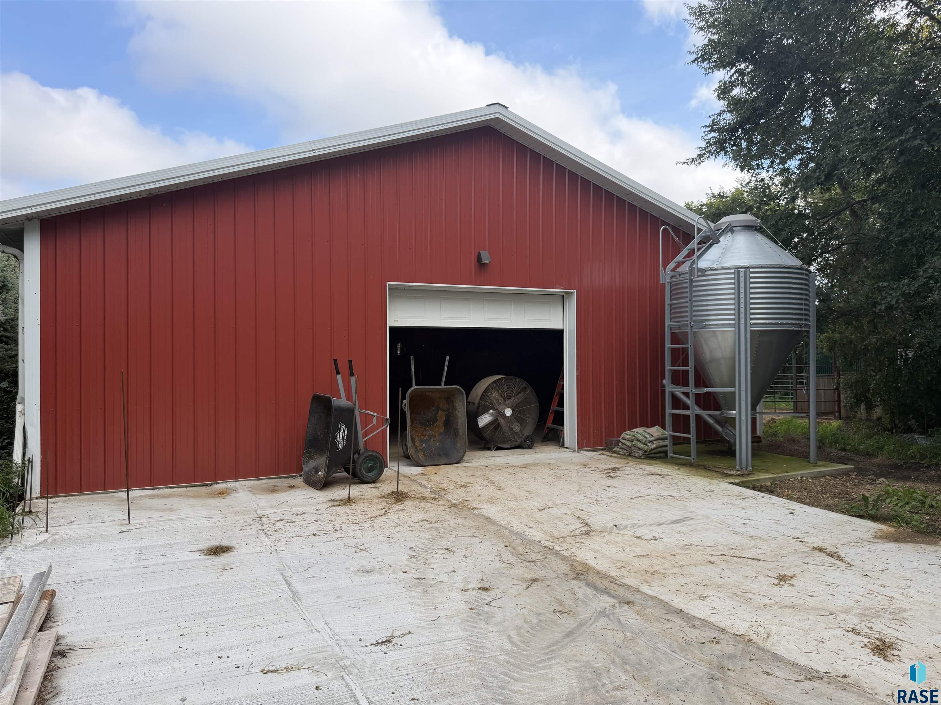 main property photo 67