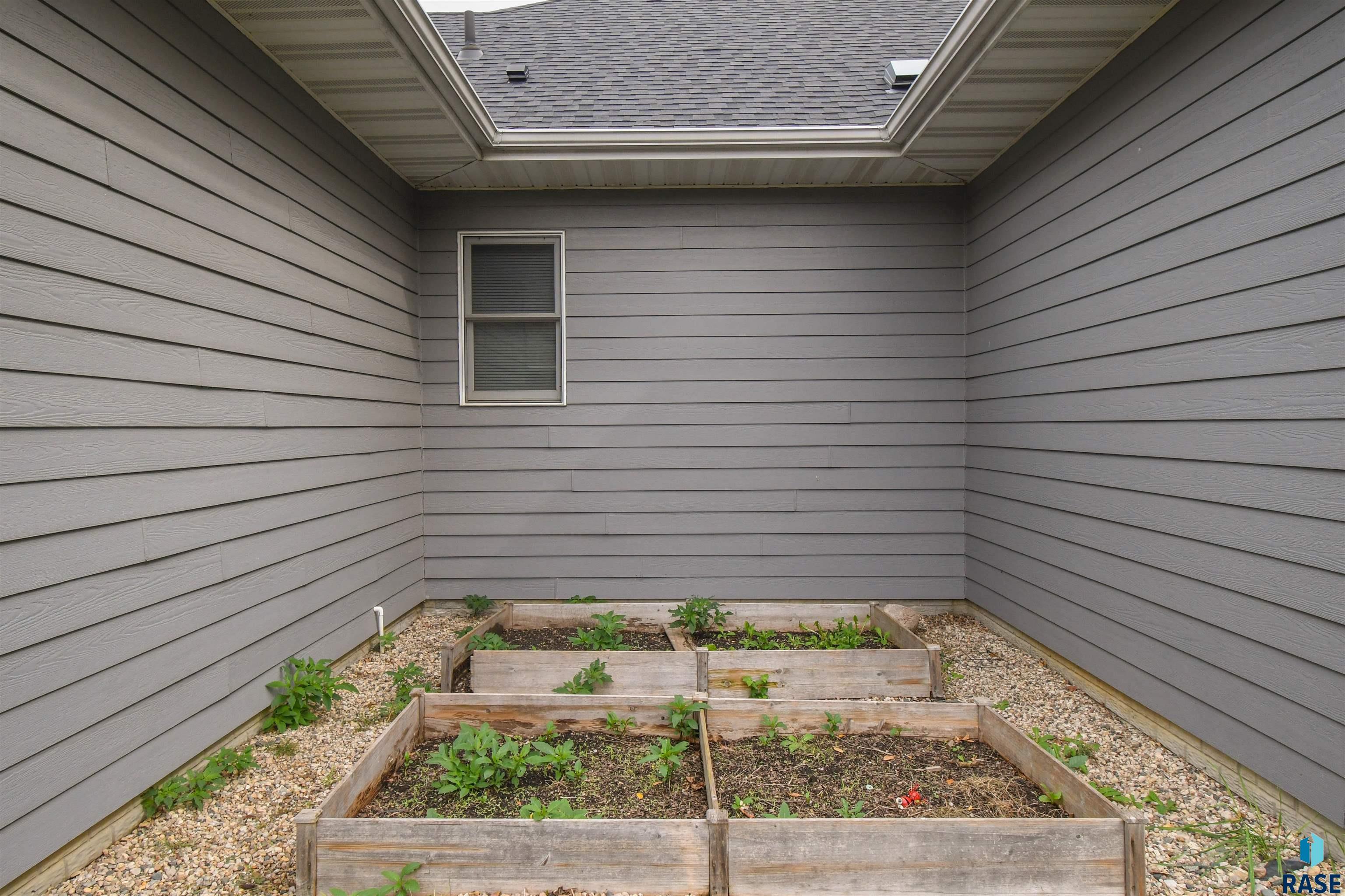 main property photo 61