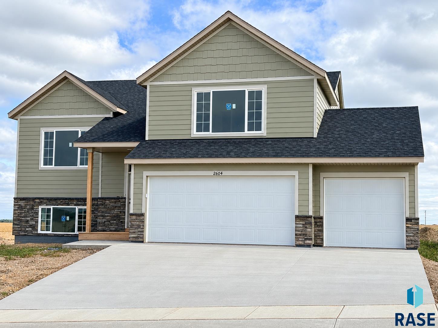 main property photo 0