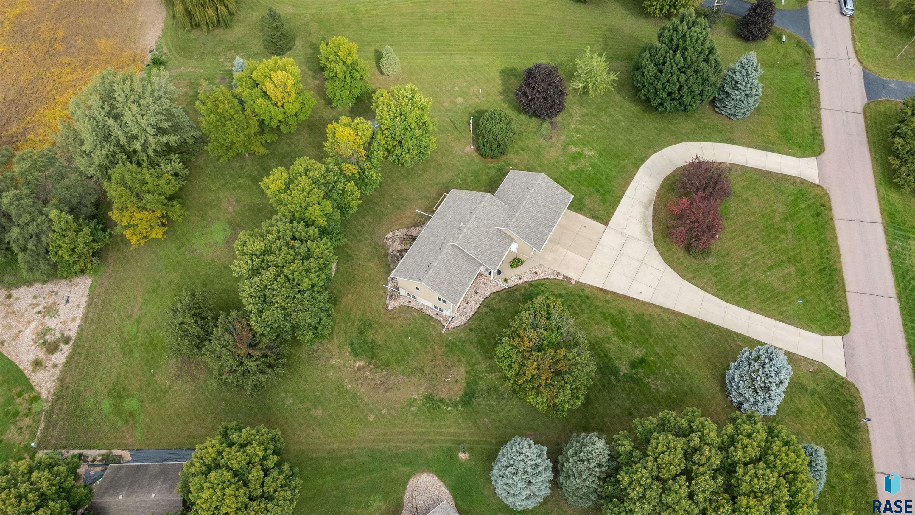 main property photo 9