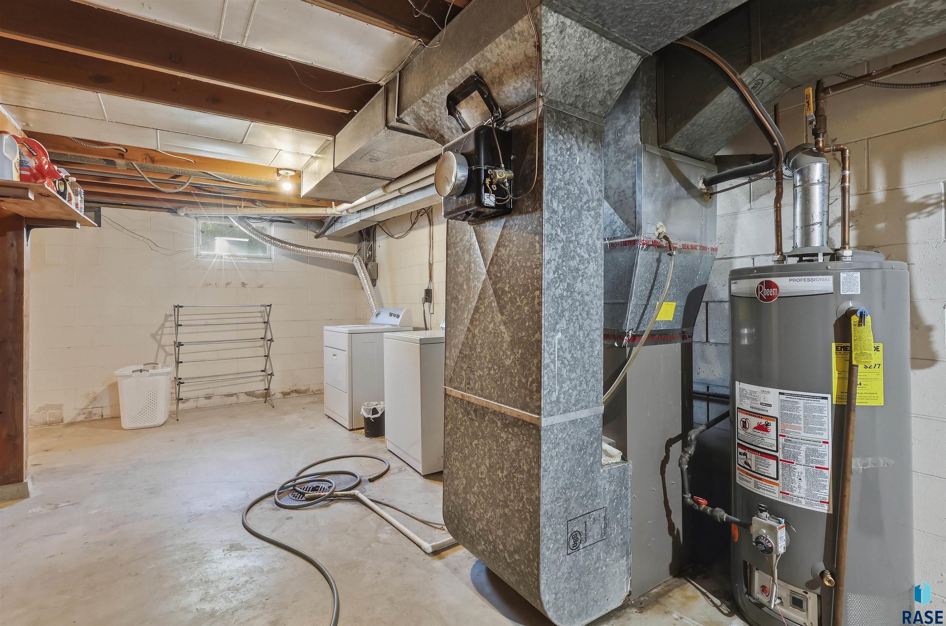 main property photo 50