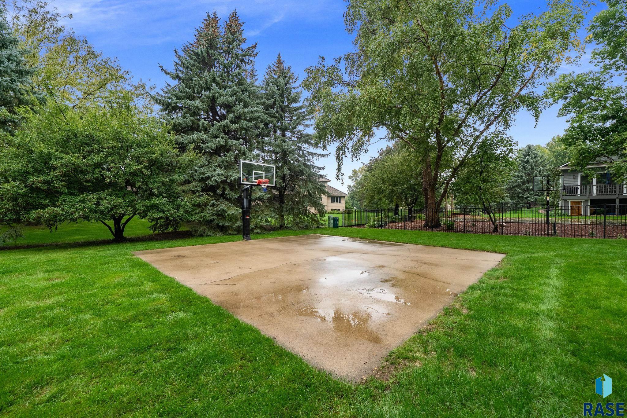 main property photo 50