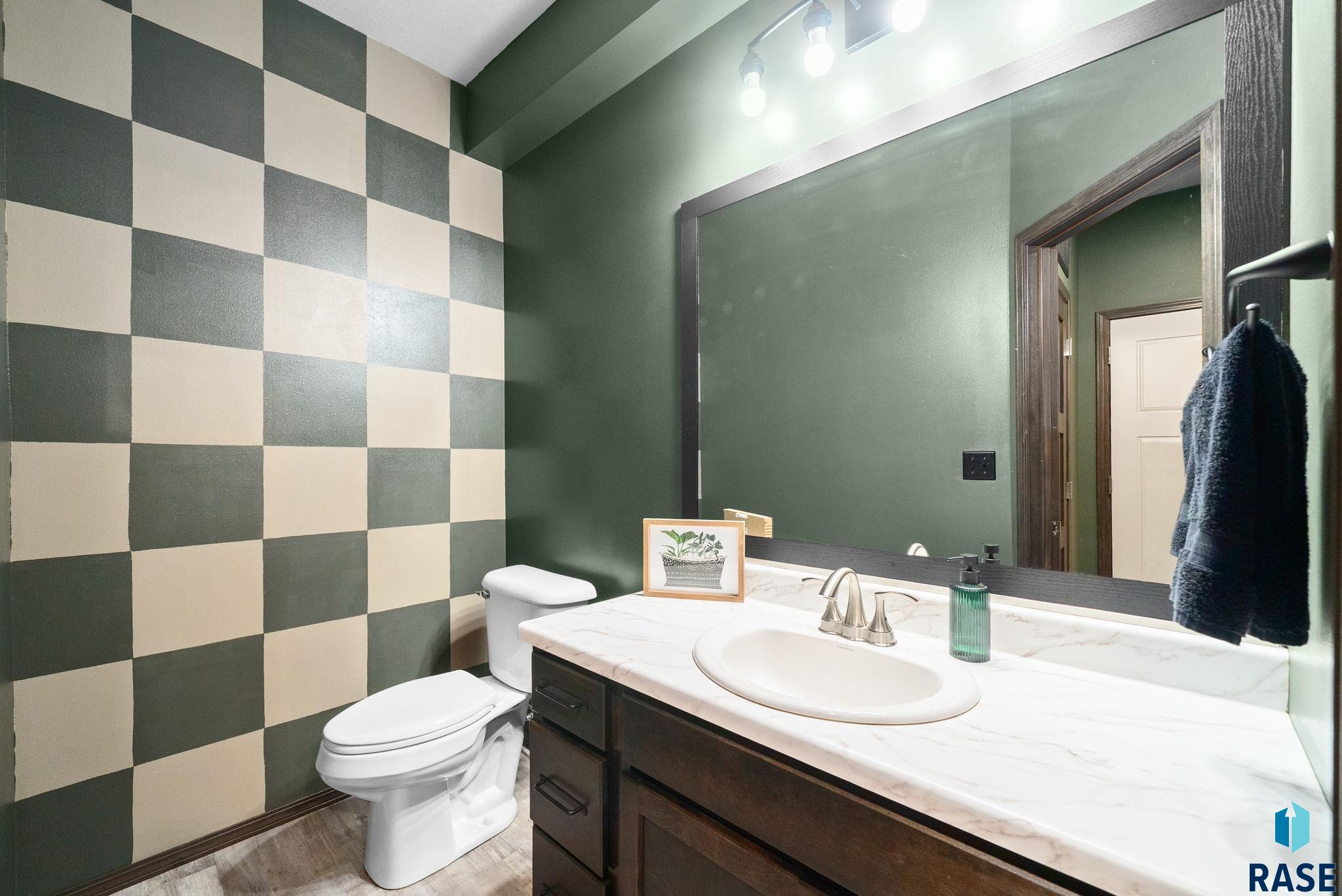 main property photo 13