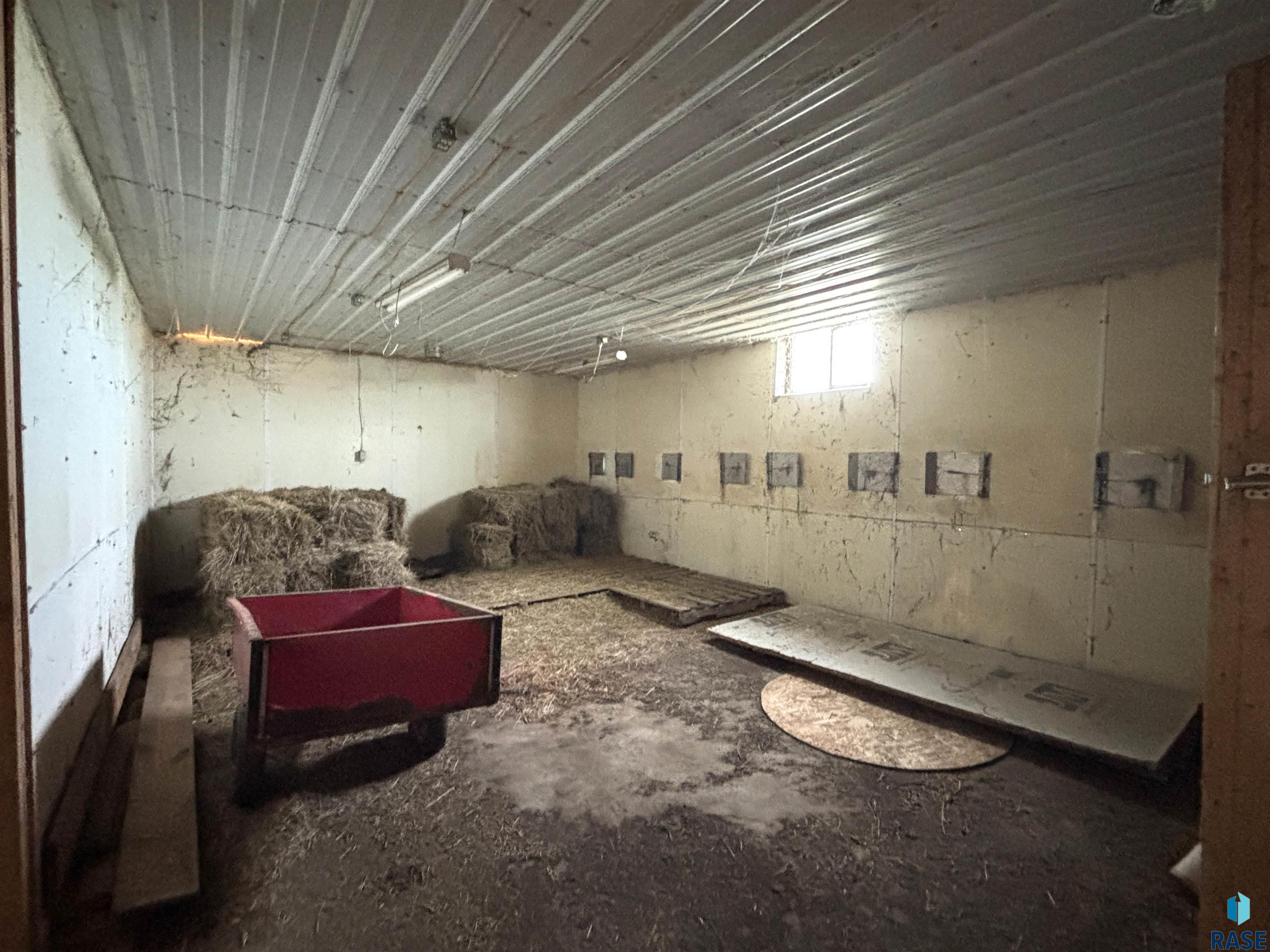 main property photo 75