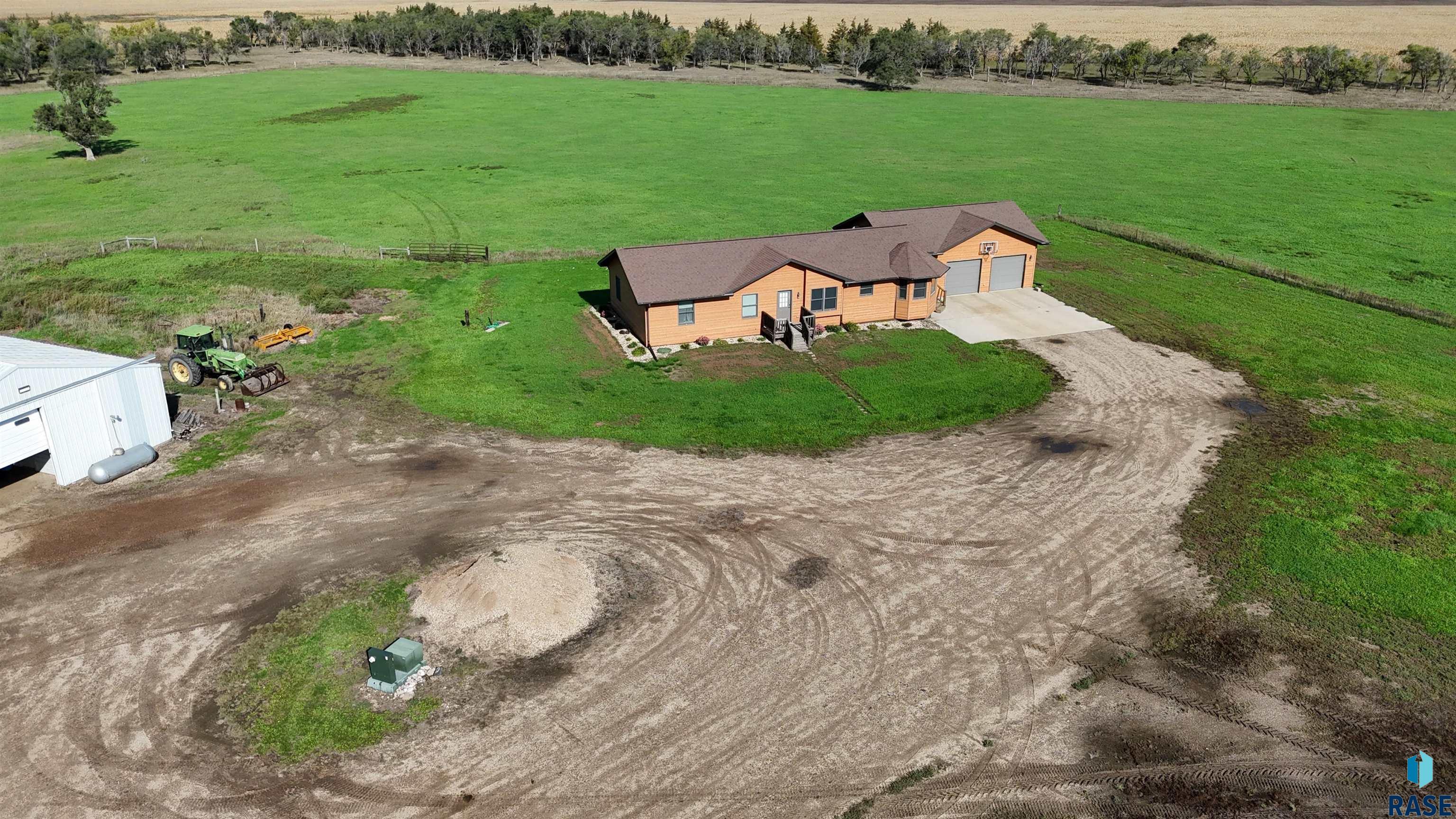 main property photo 77