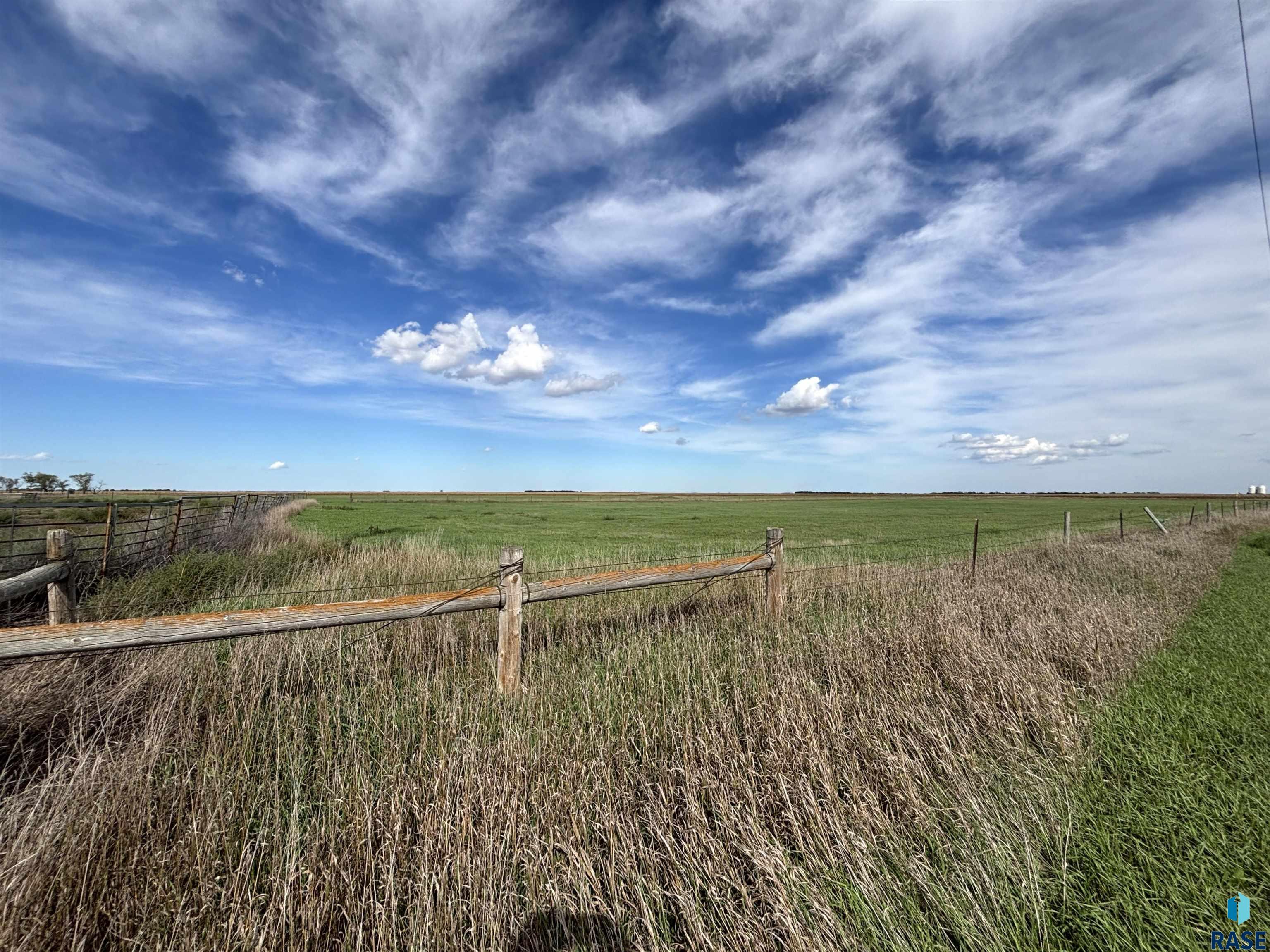 main property photo 78