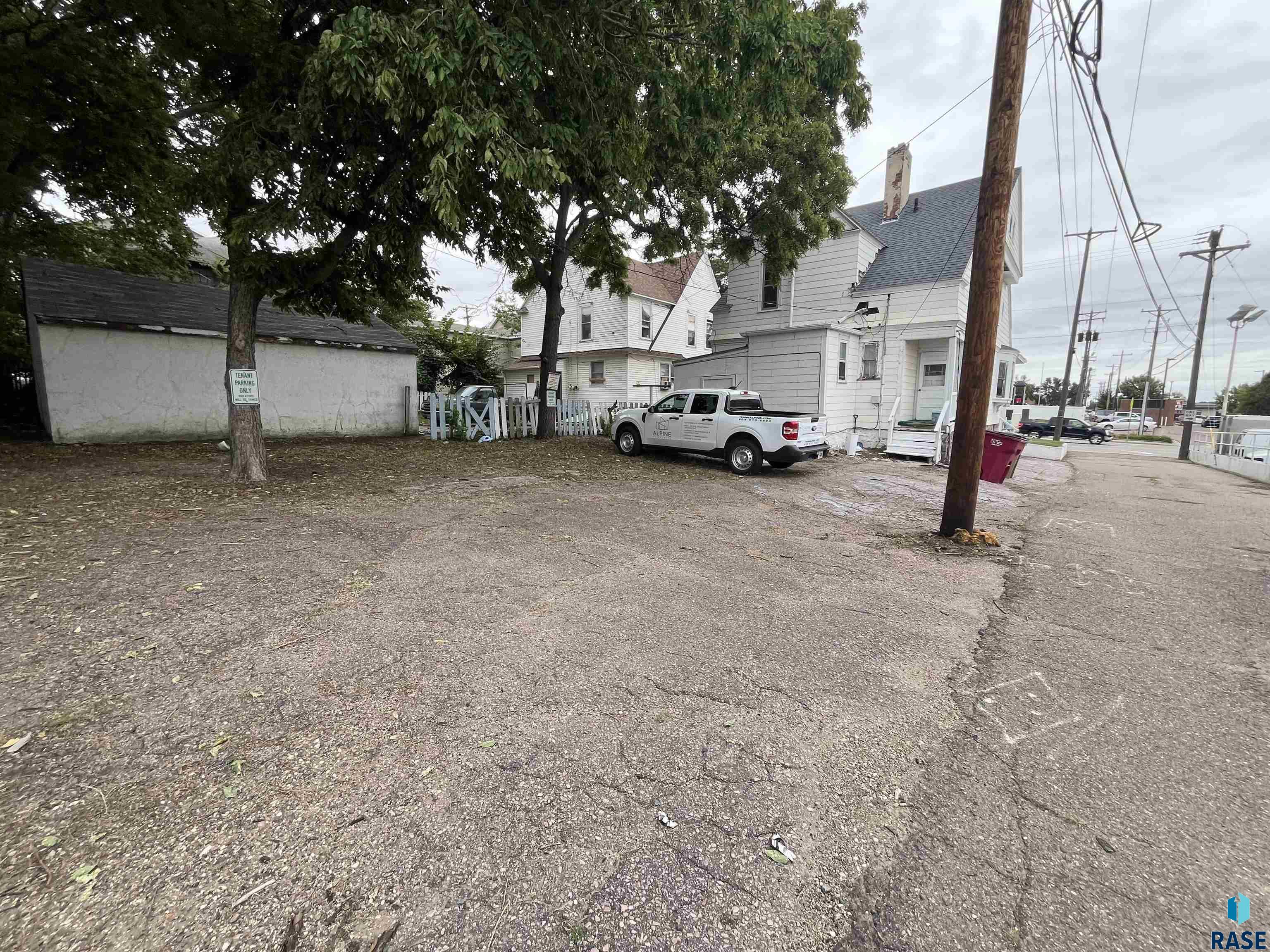 main property photo 14