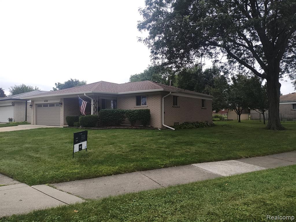 FOR SALE: 30790 Primrose Dr Warren MI