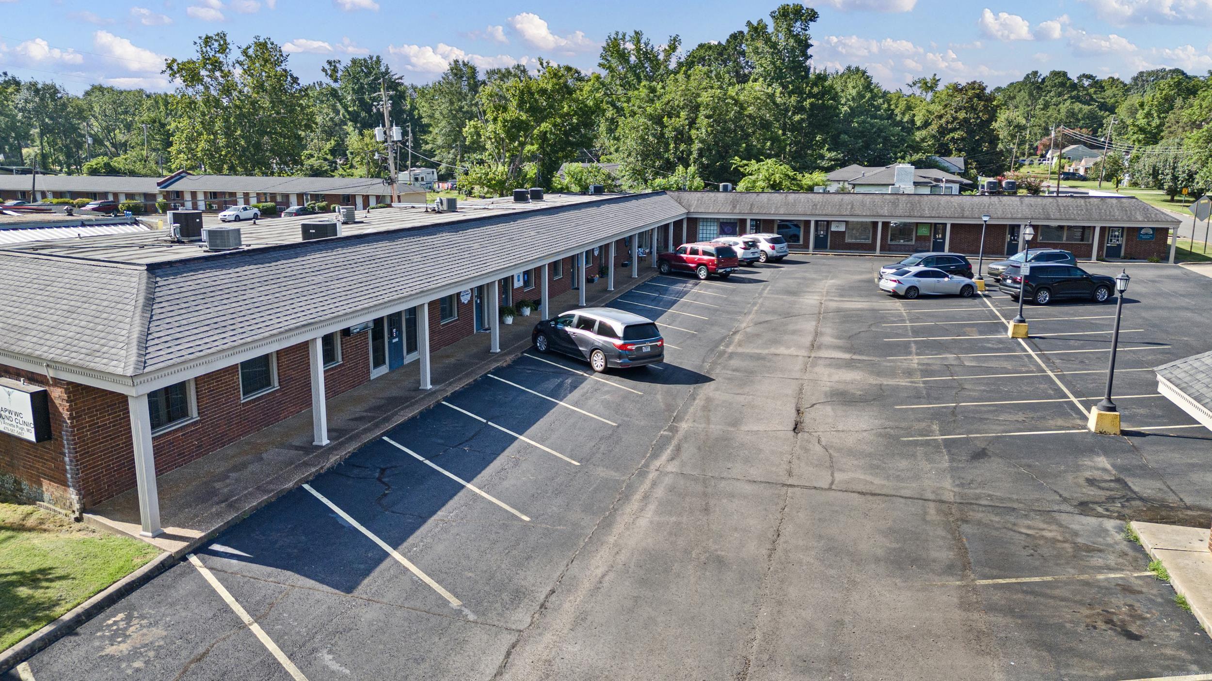 2621 W Main St, Russellville, AR 72801