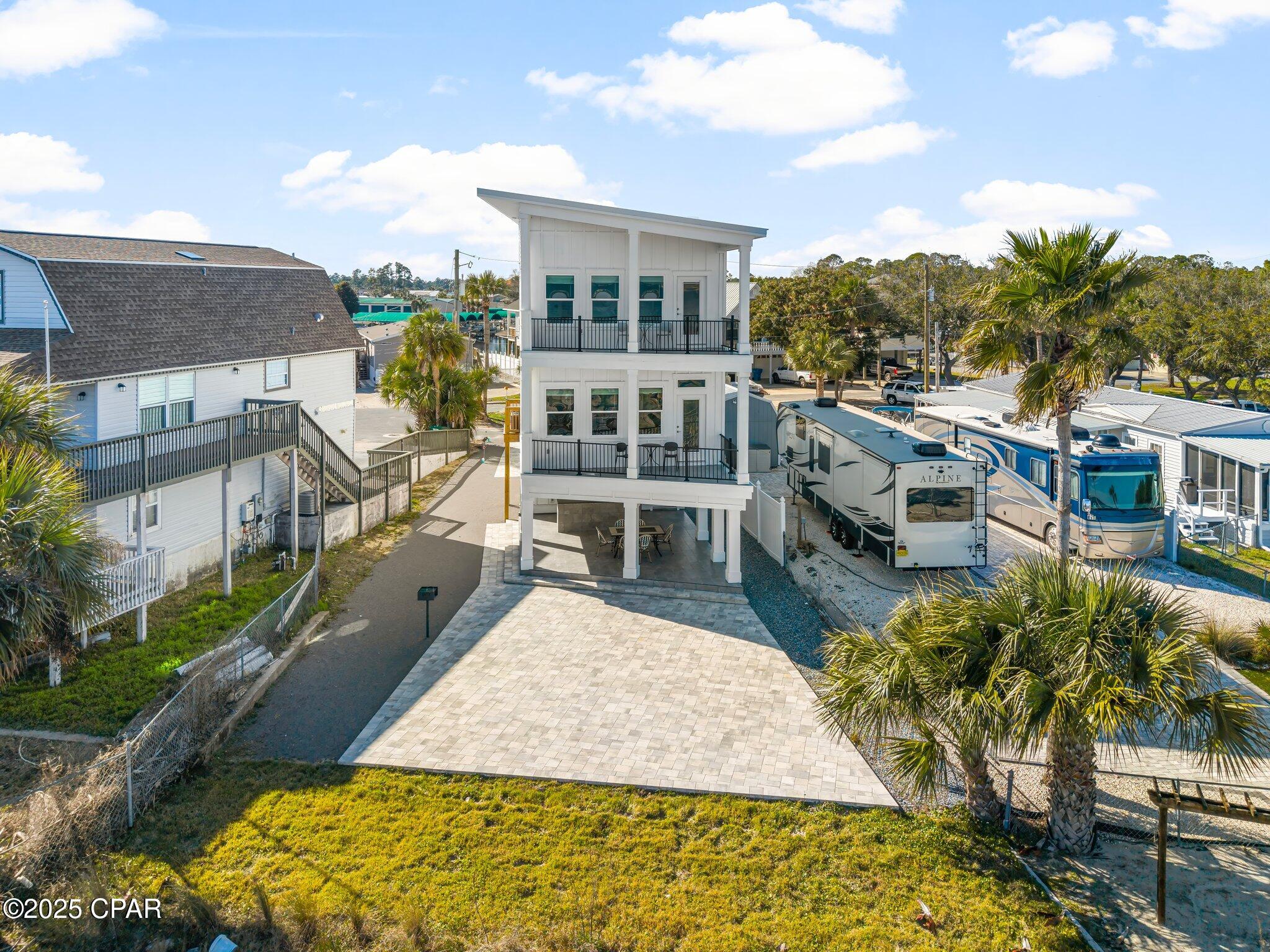 main property photo 25