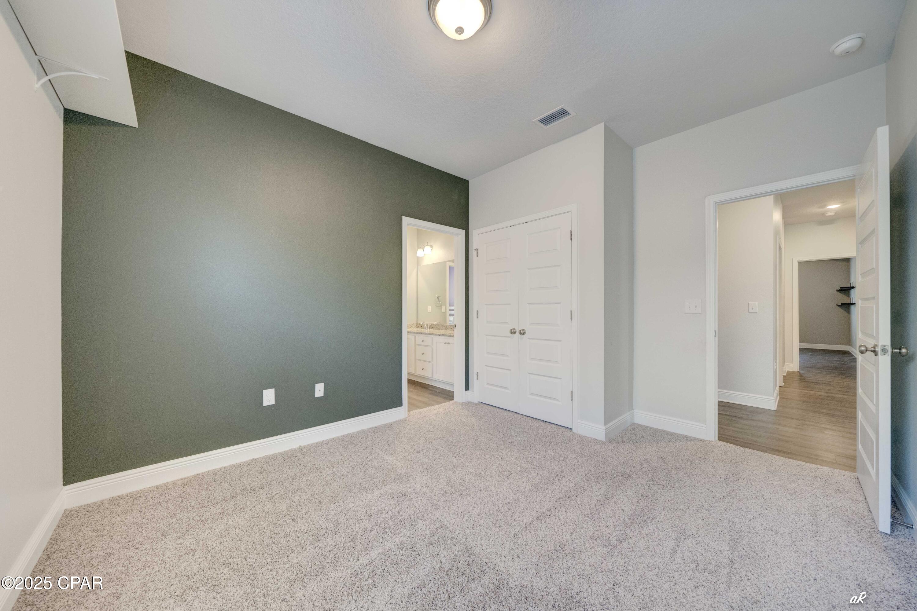 property viewer photo 19