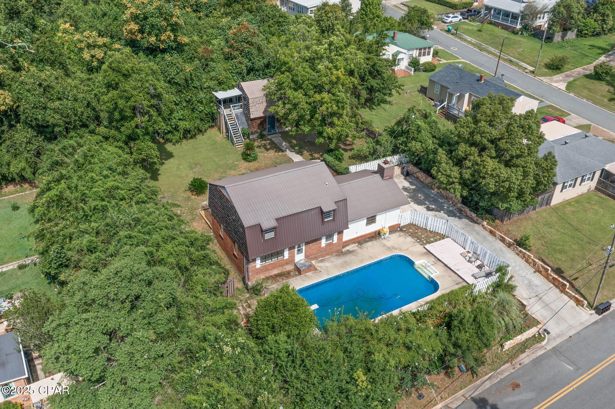 main property photo 33