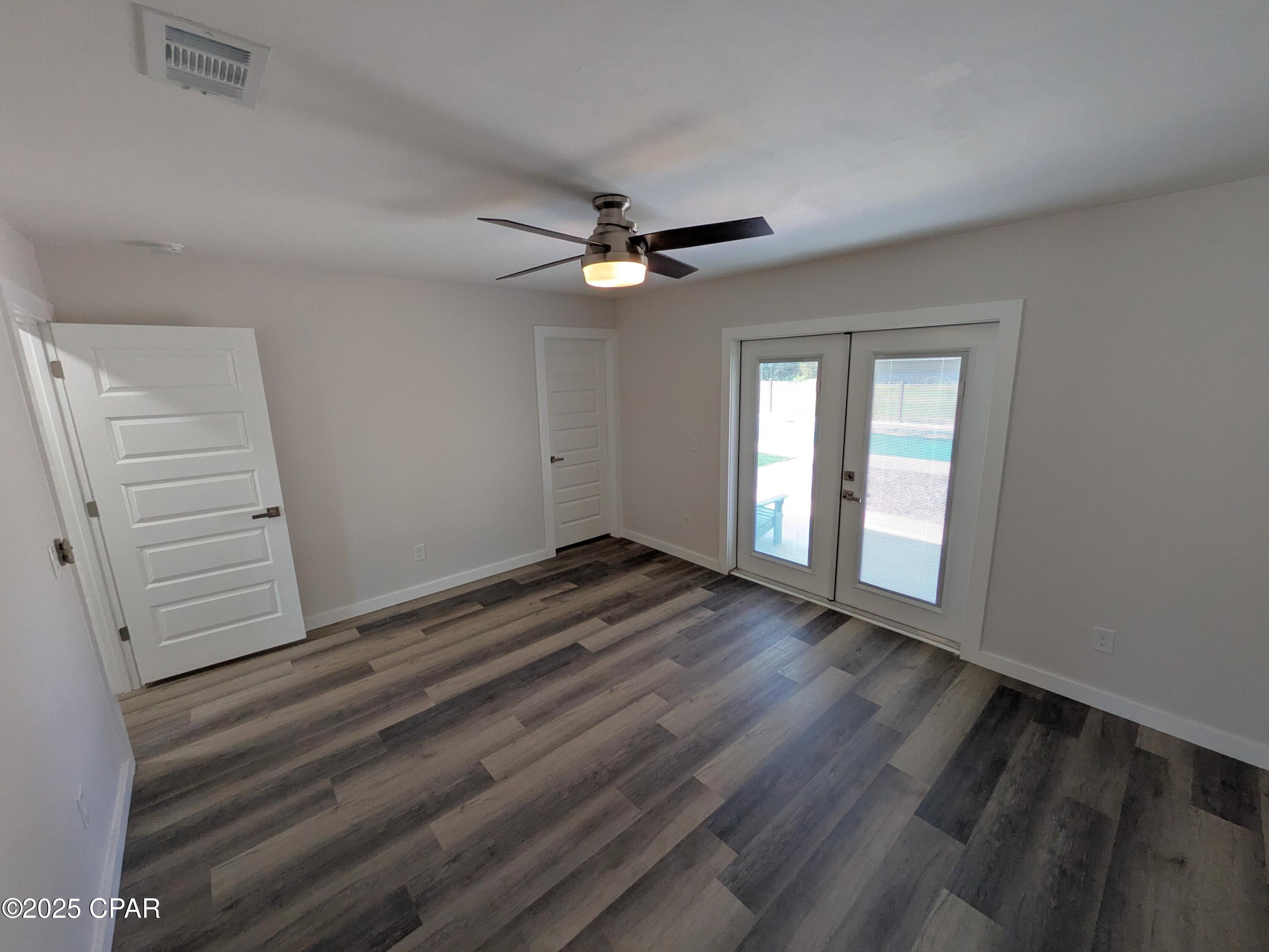 property viewer photo 16