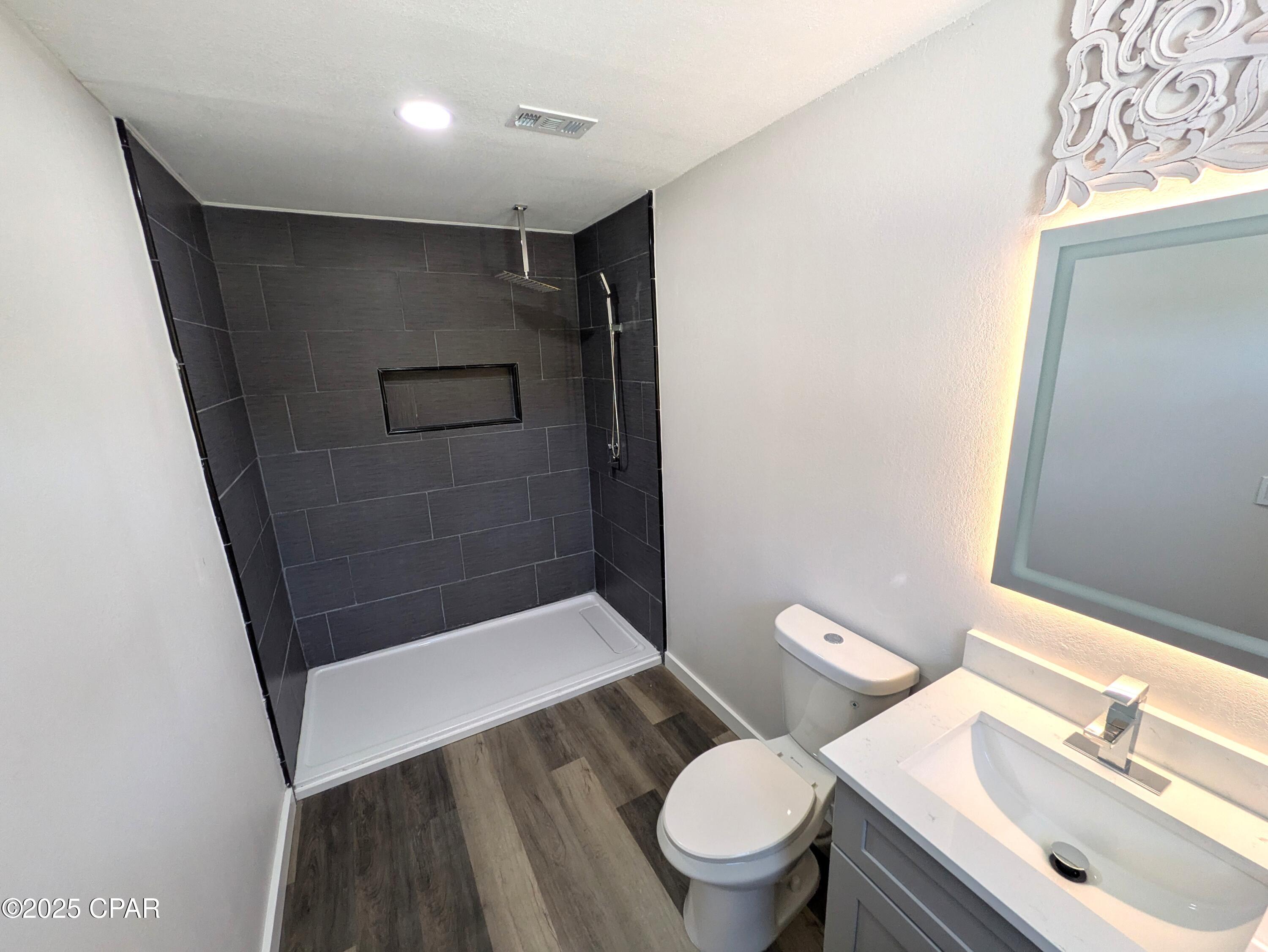 property viewer photo 19