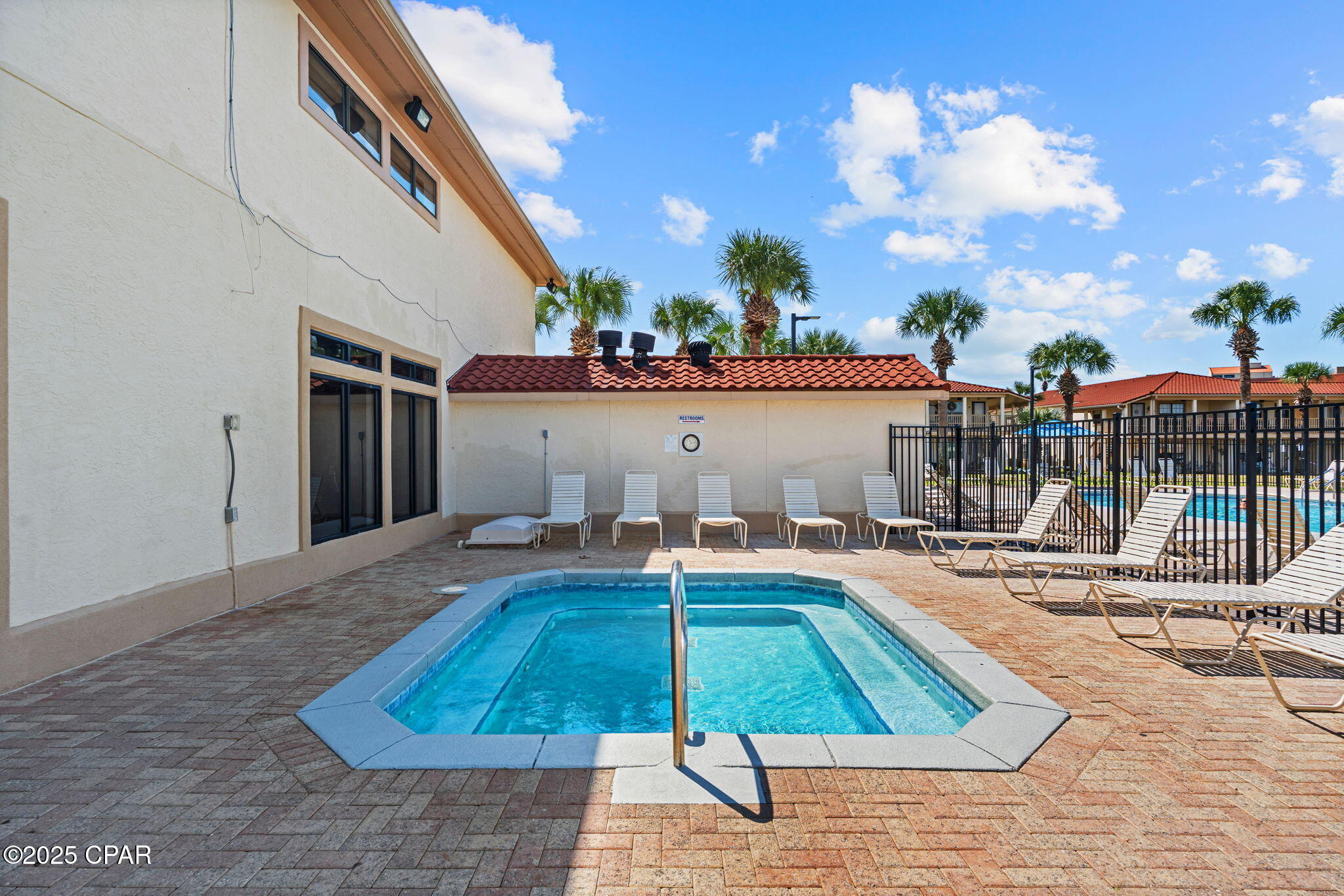 main property photo 13