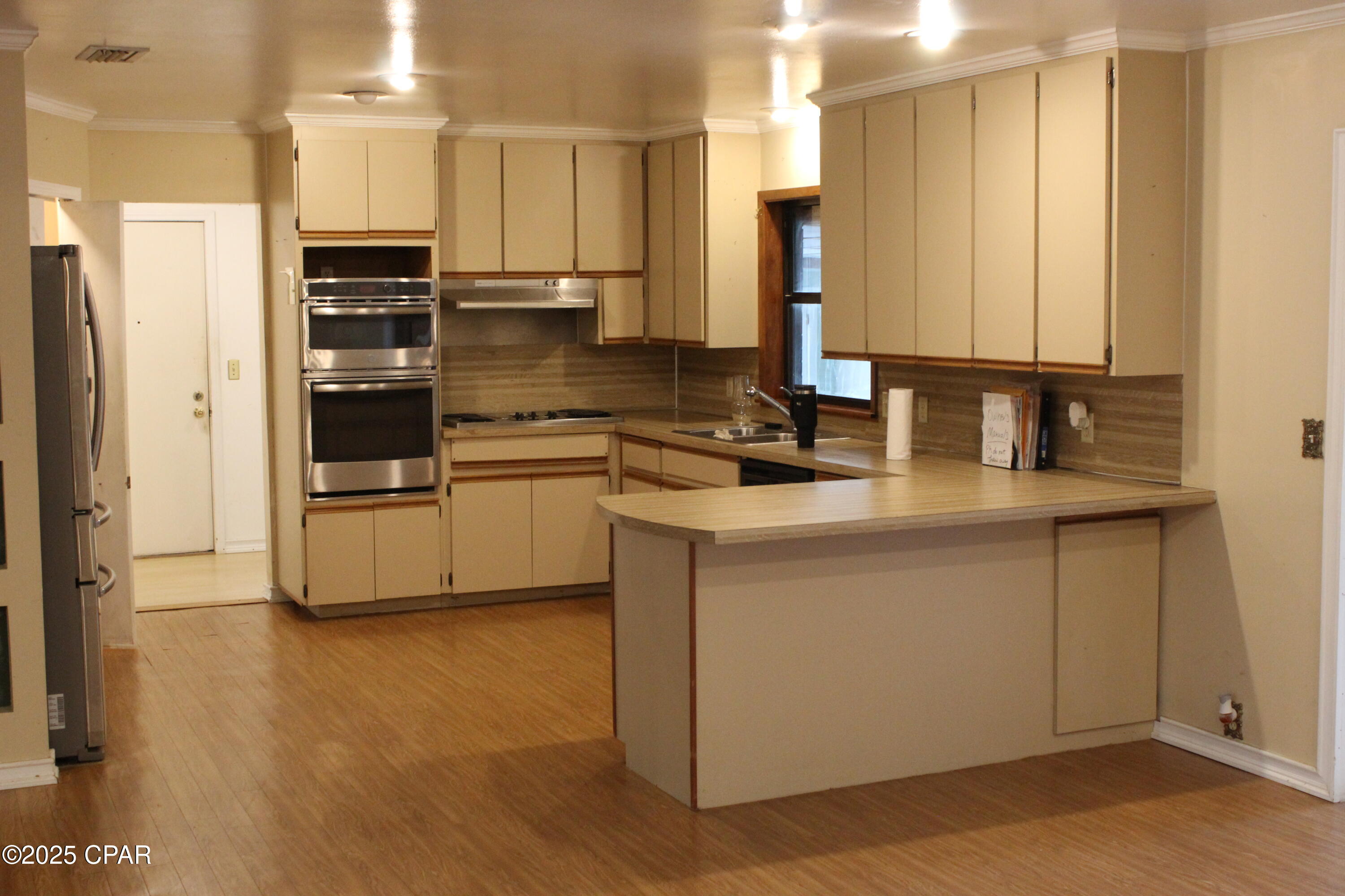 main property photo 8