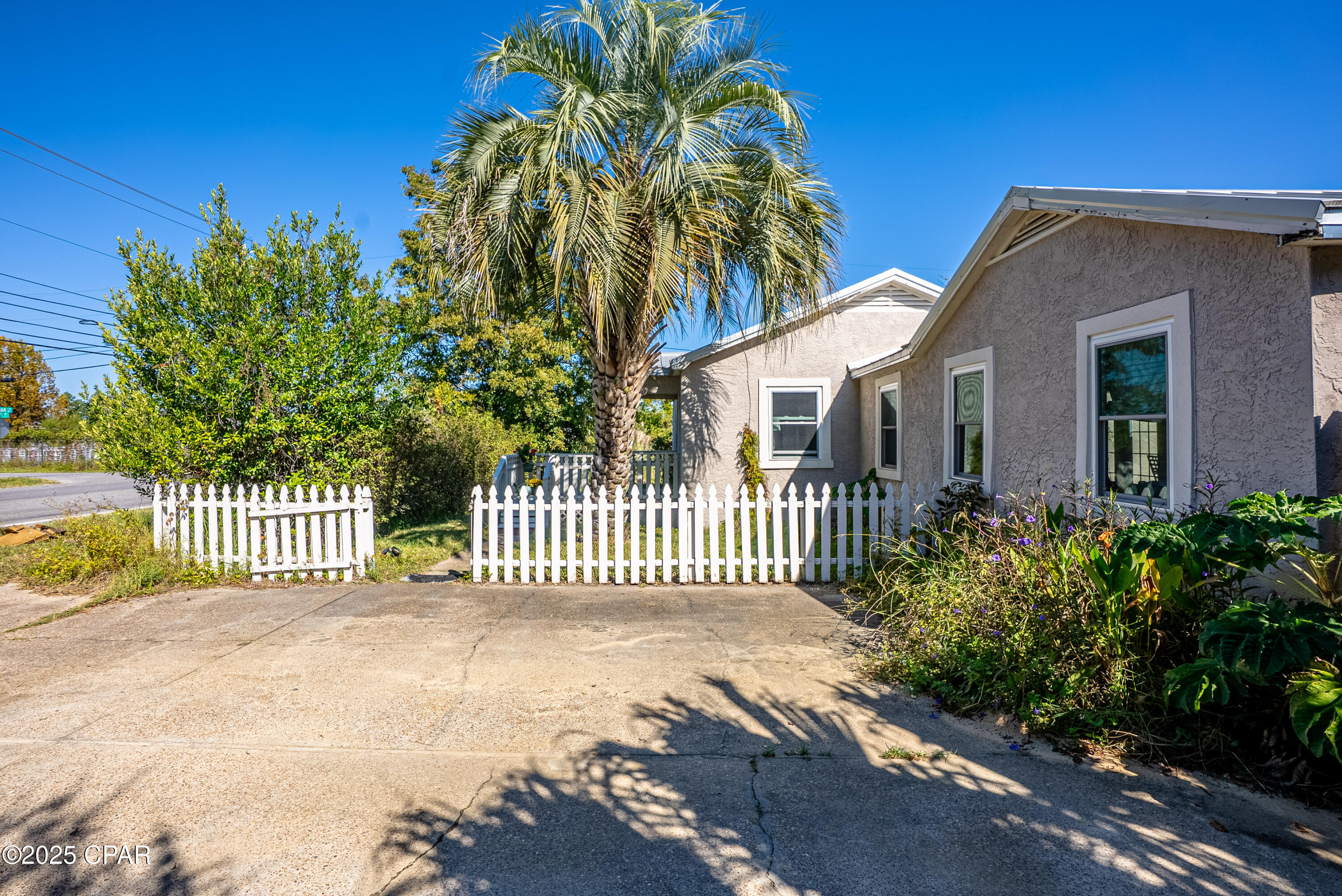 main property photo 41