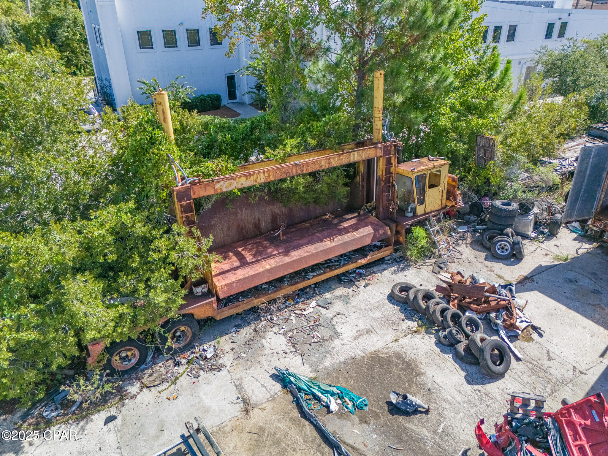 main property photo 13