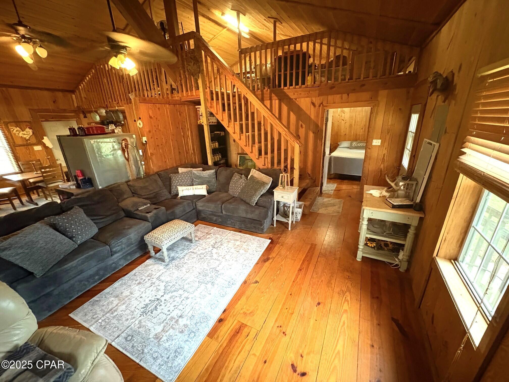 main property photo 37