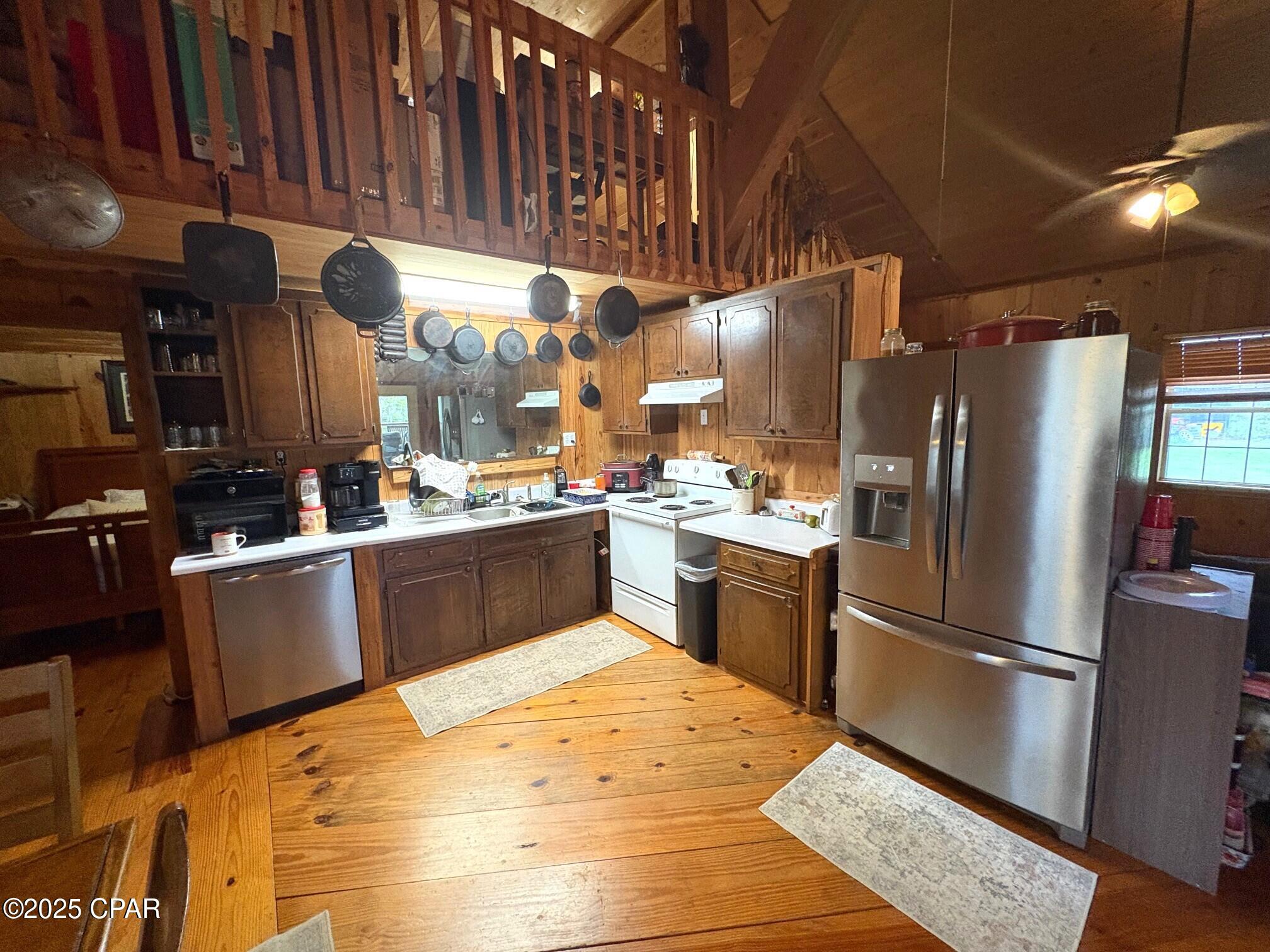 main property photo 50