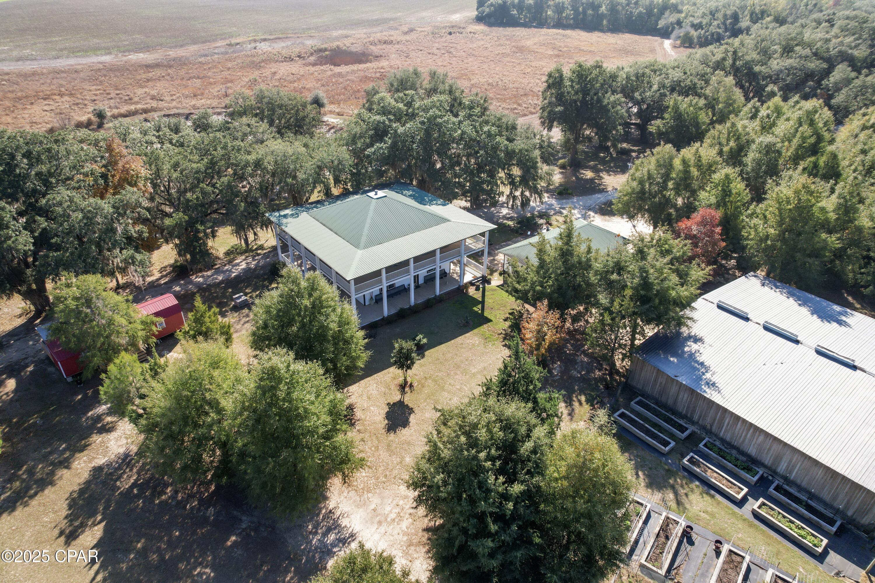 main property photo 10
