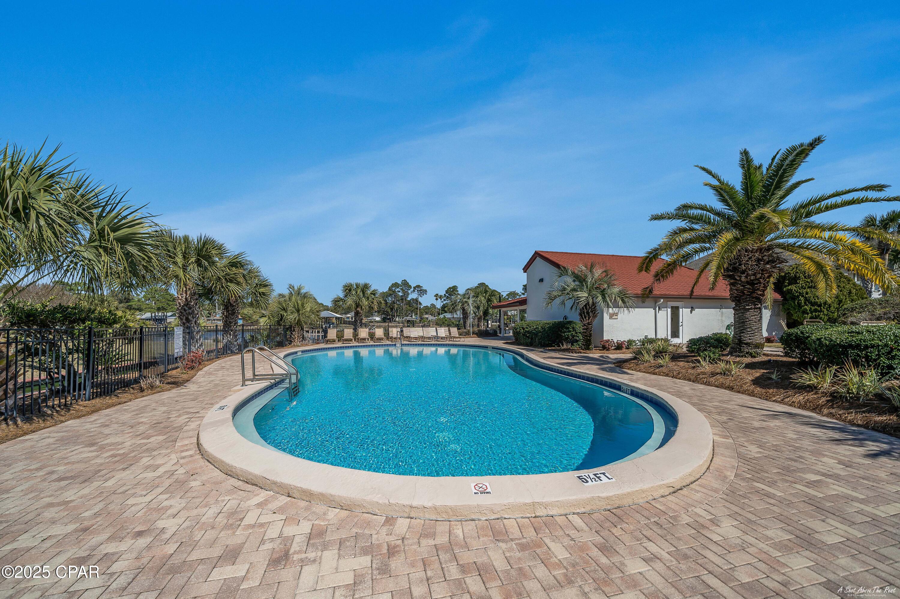 main property photo 40