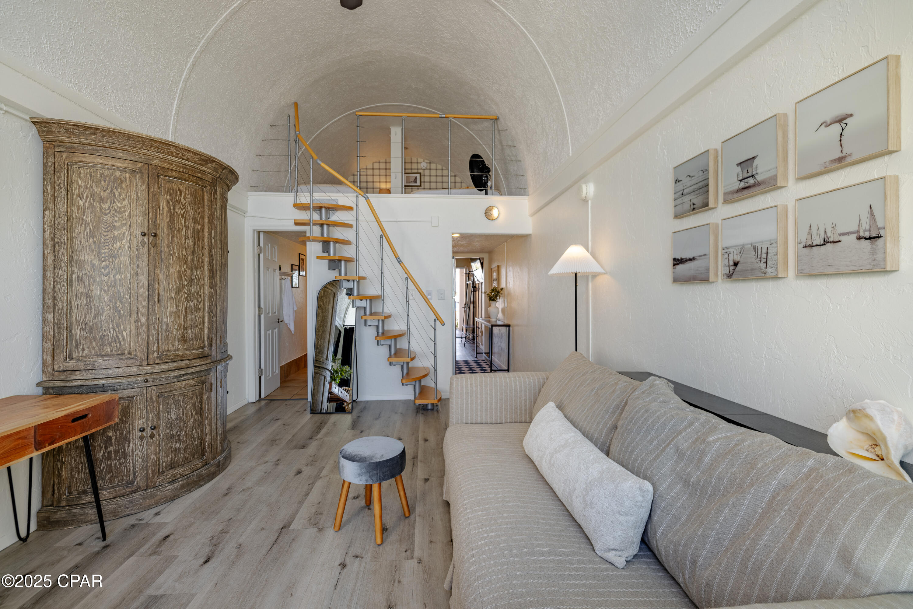 property viewer photo 9
