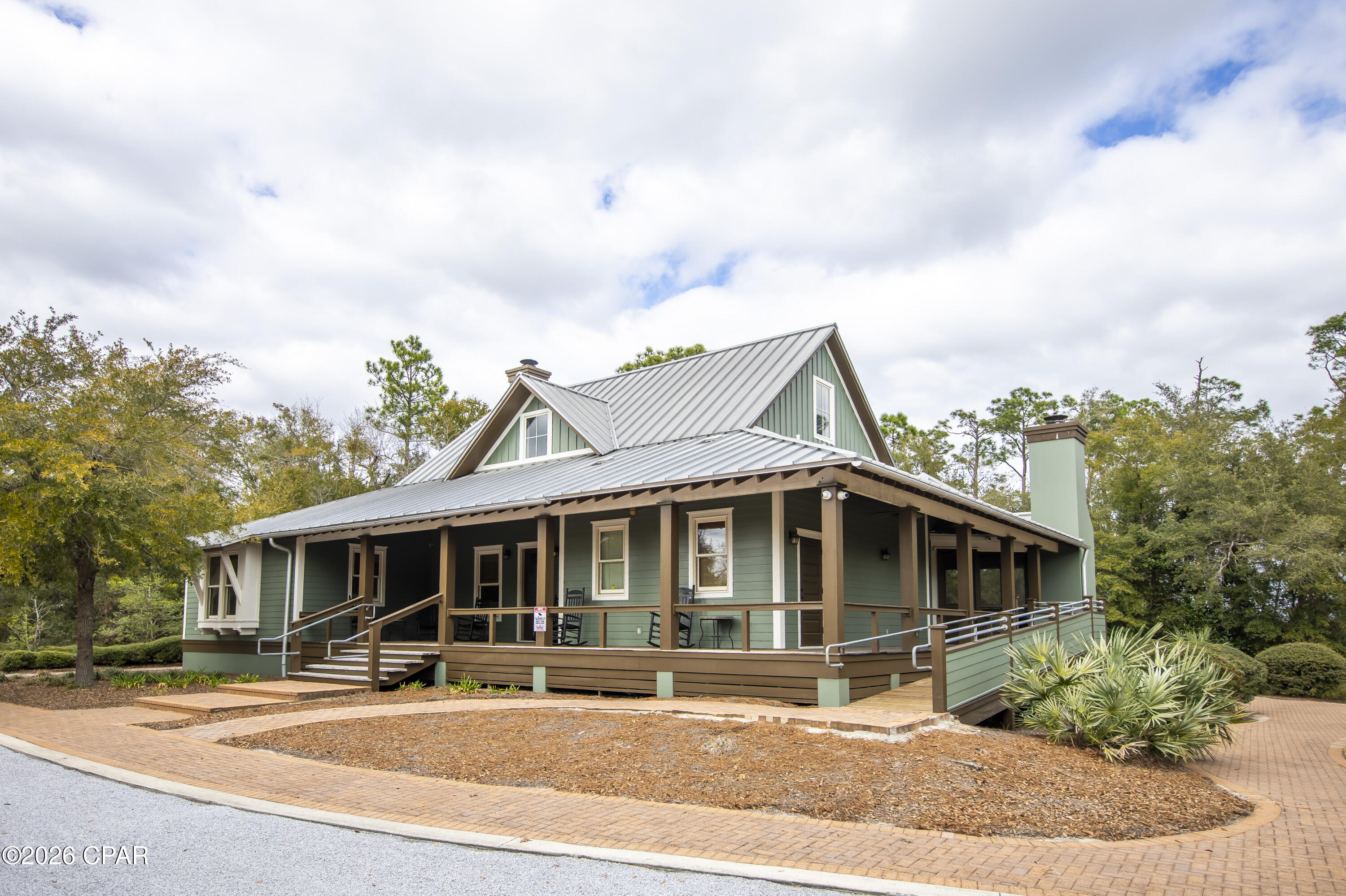 main property photo 13