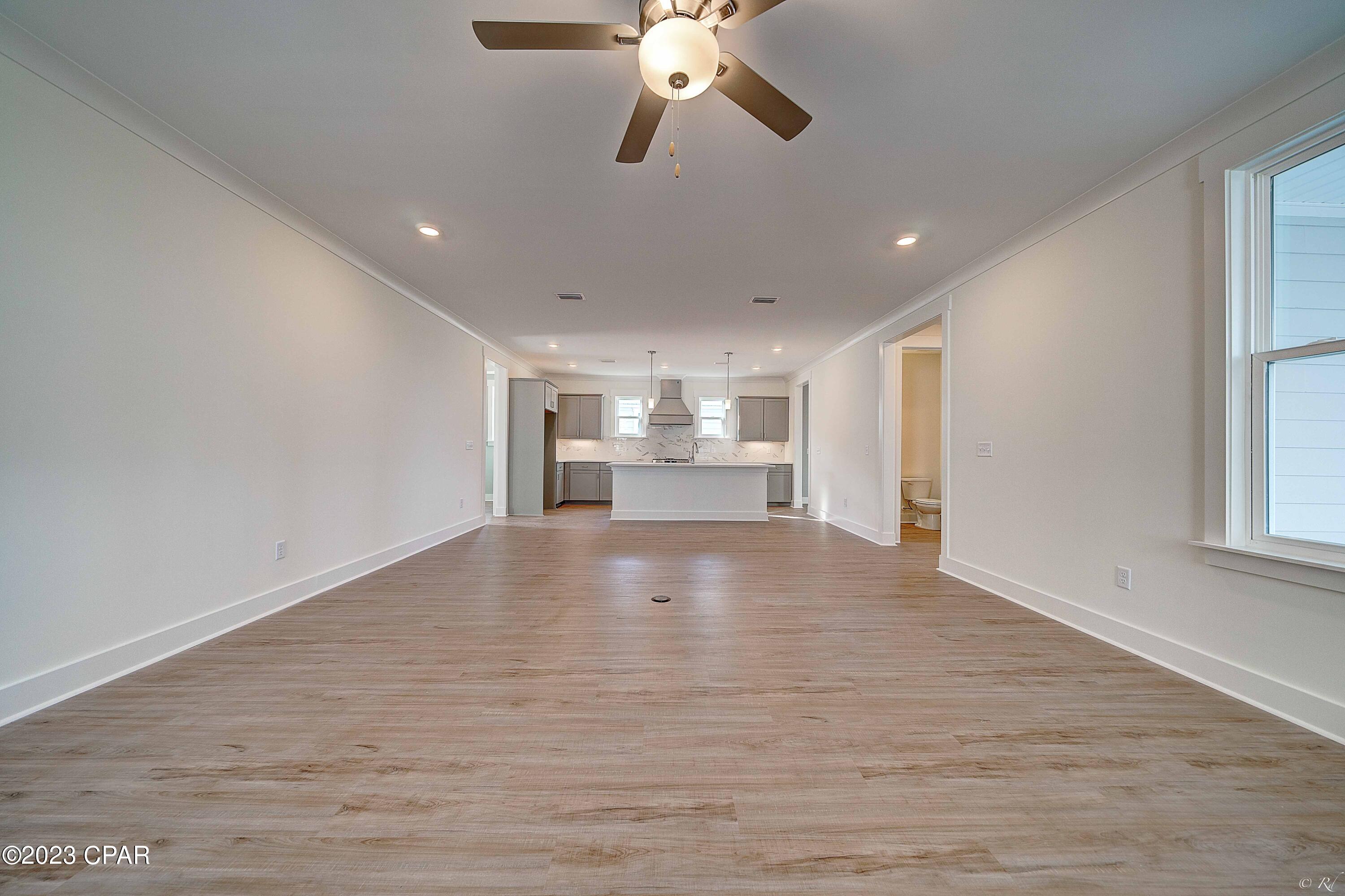 main property photo 123