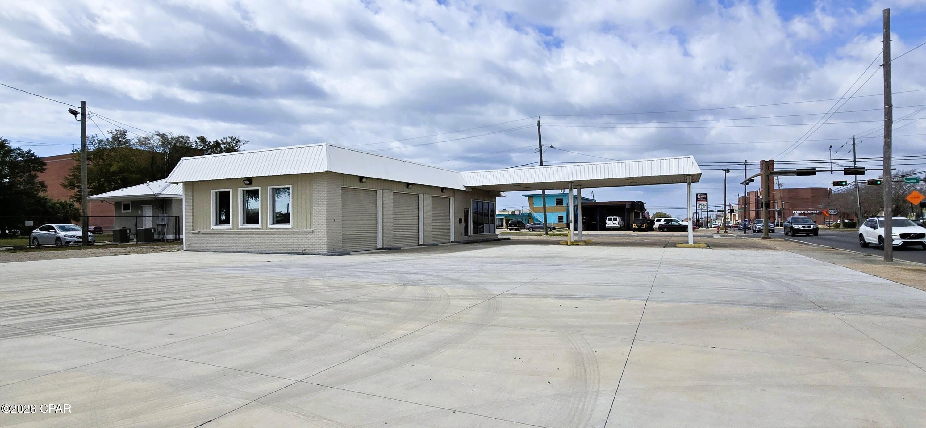 main property photo 17