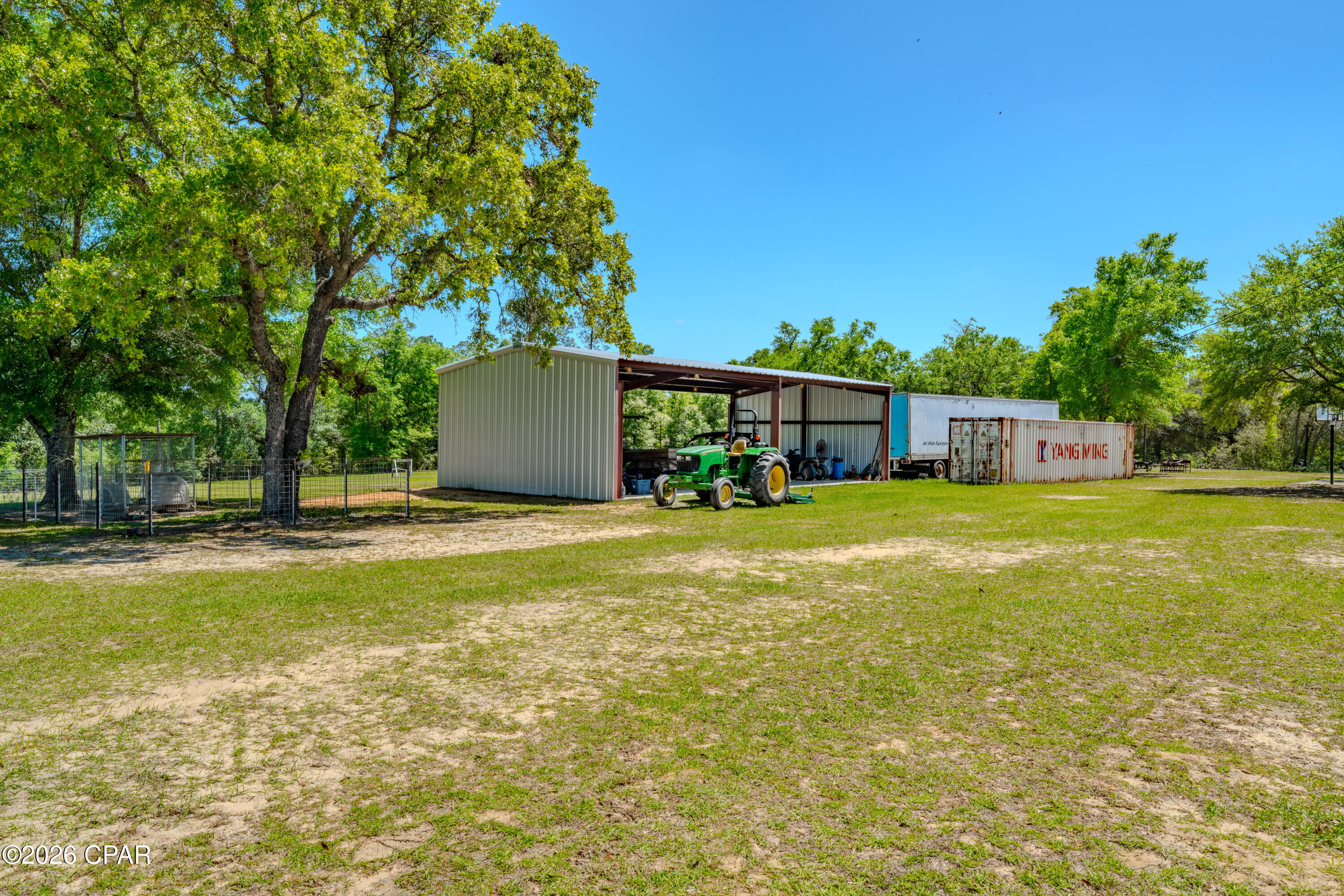 main property photo 28