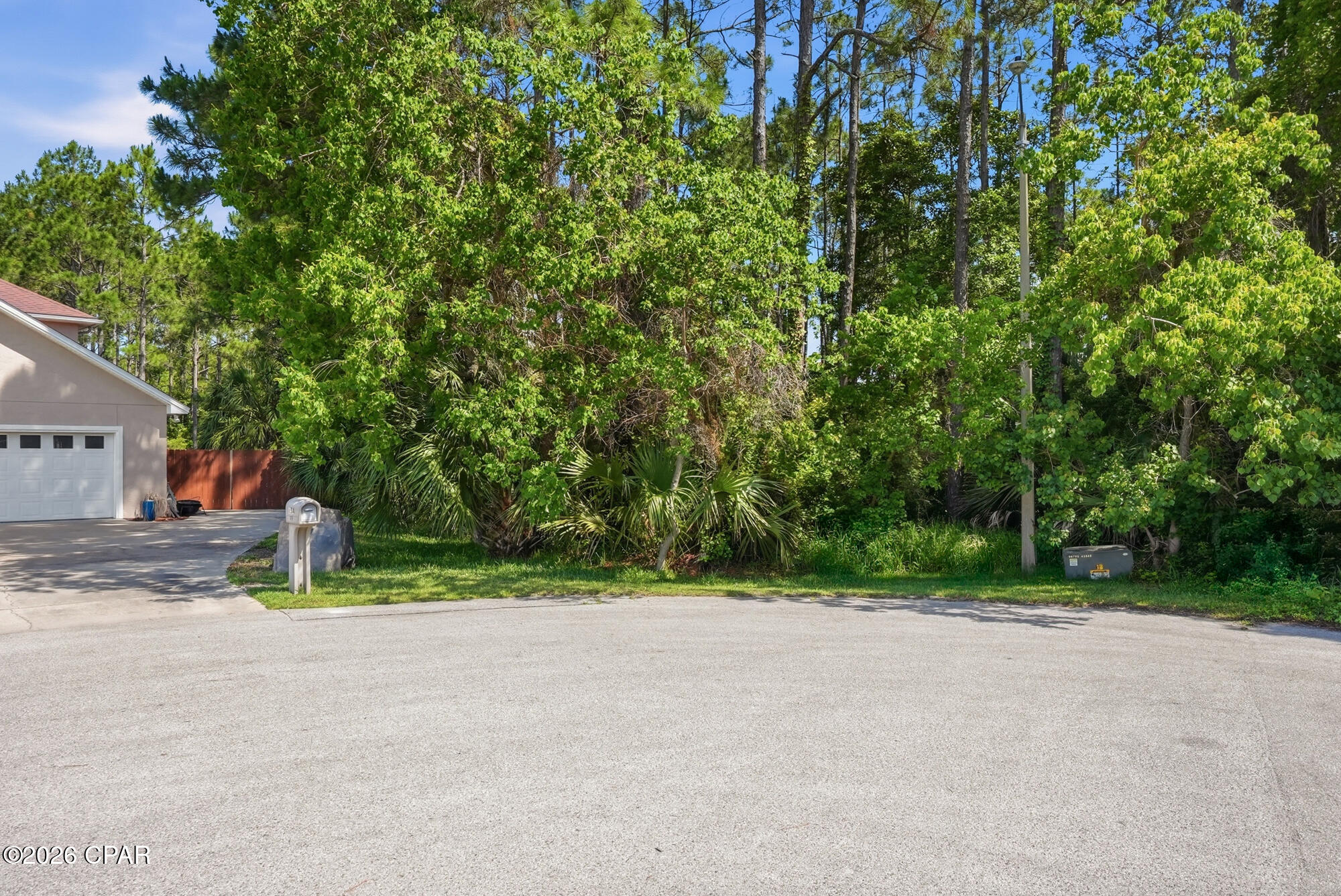 main property photo 28