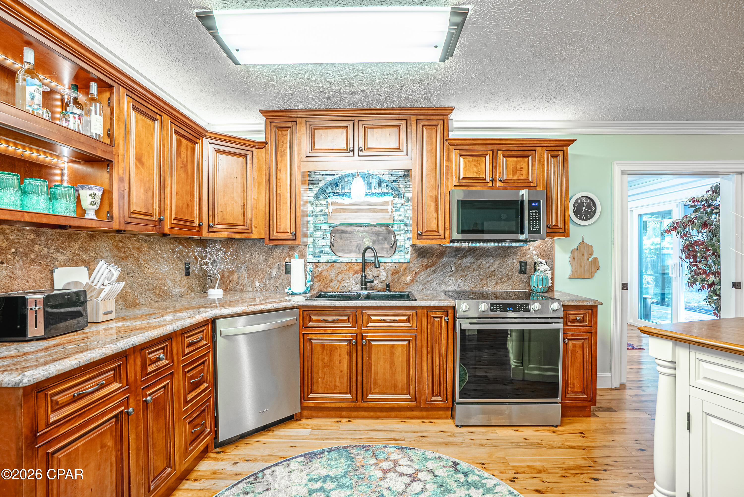 main property photo 9