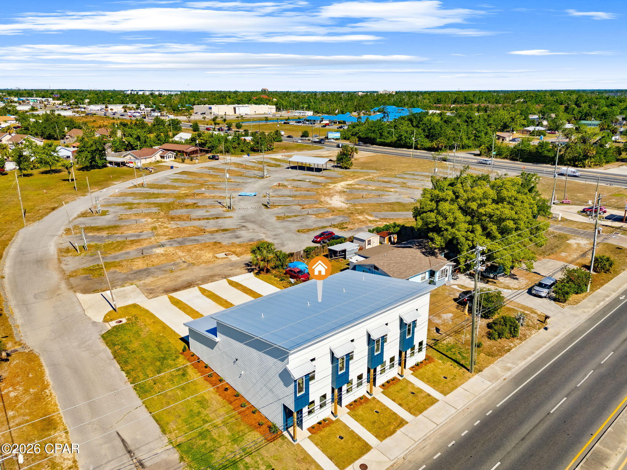 main property photo 40