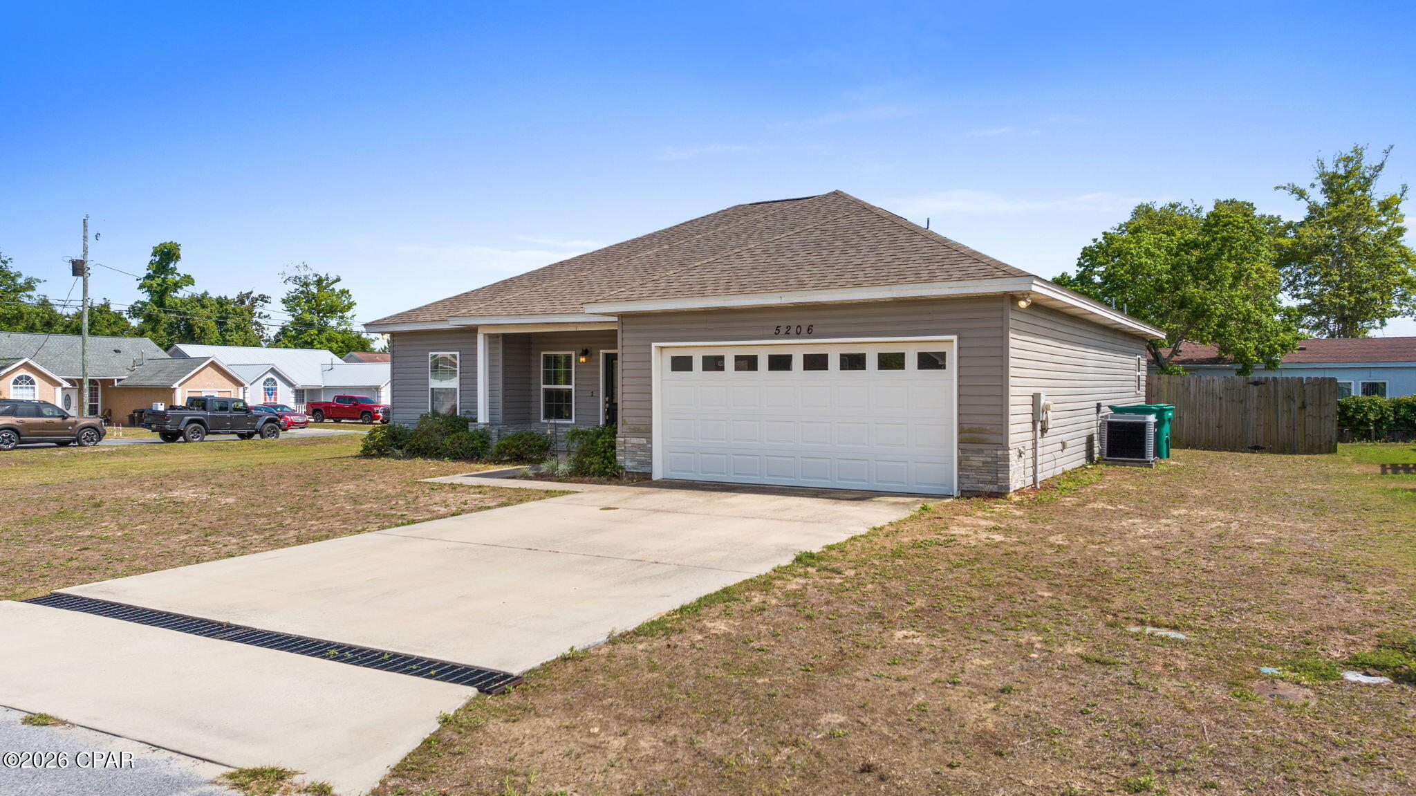 main property photo 40